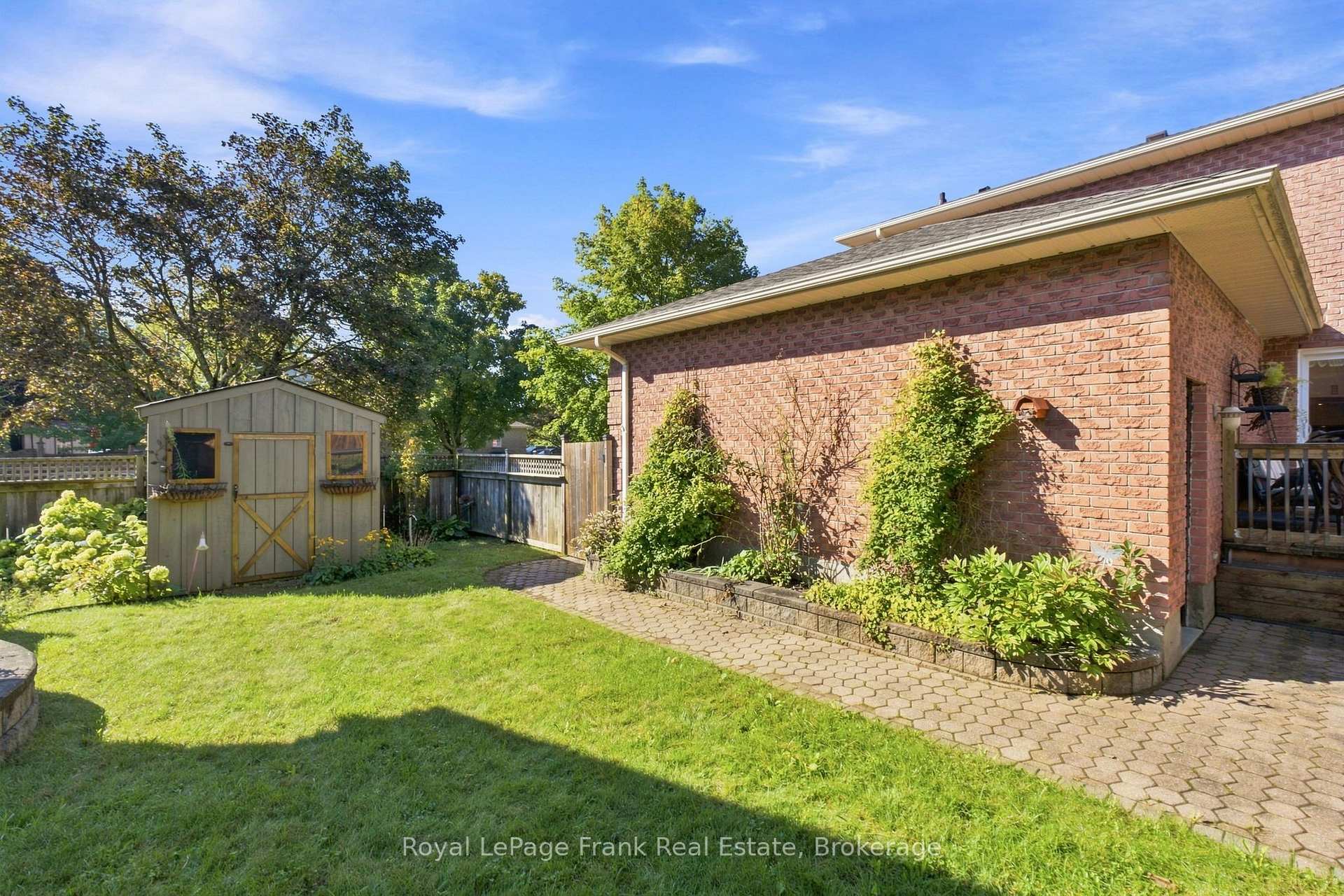 Photo 34 of 86 Cherry Blossom Crescent, Clarington, Courtice — HOMEH
