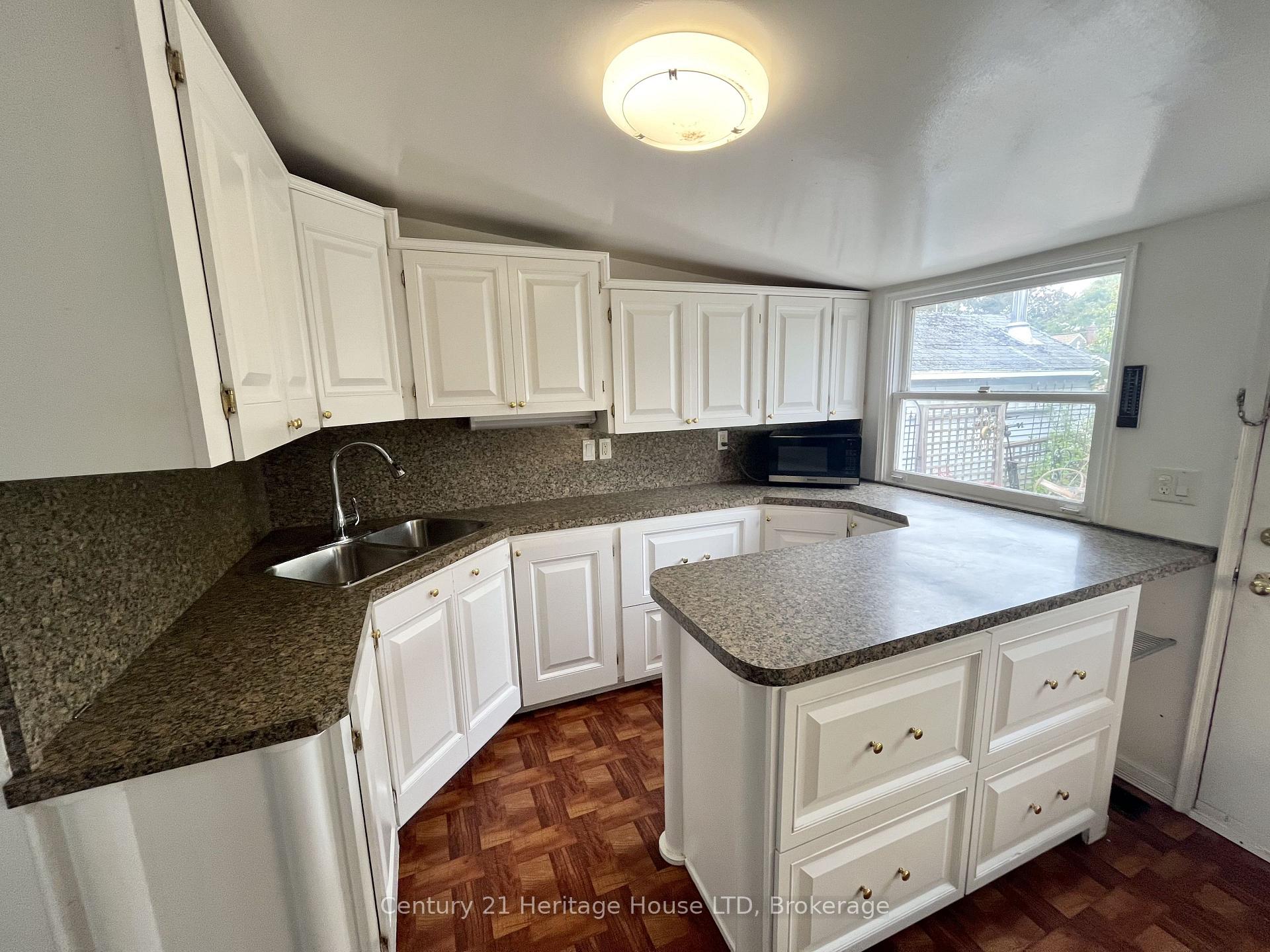Photo 11 of 84 Rykert Street, St. Catharines, Western Hill — HOMEH