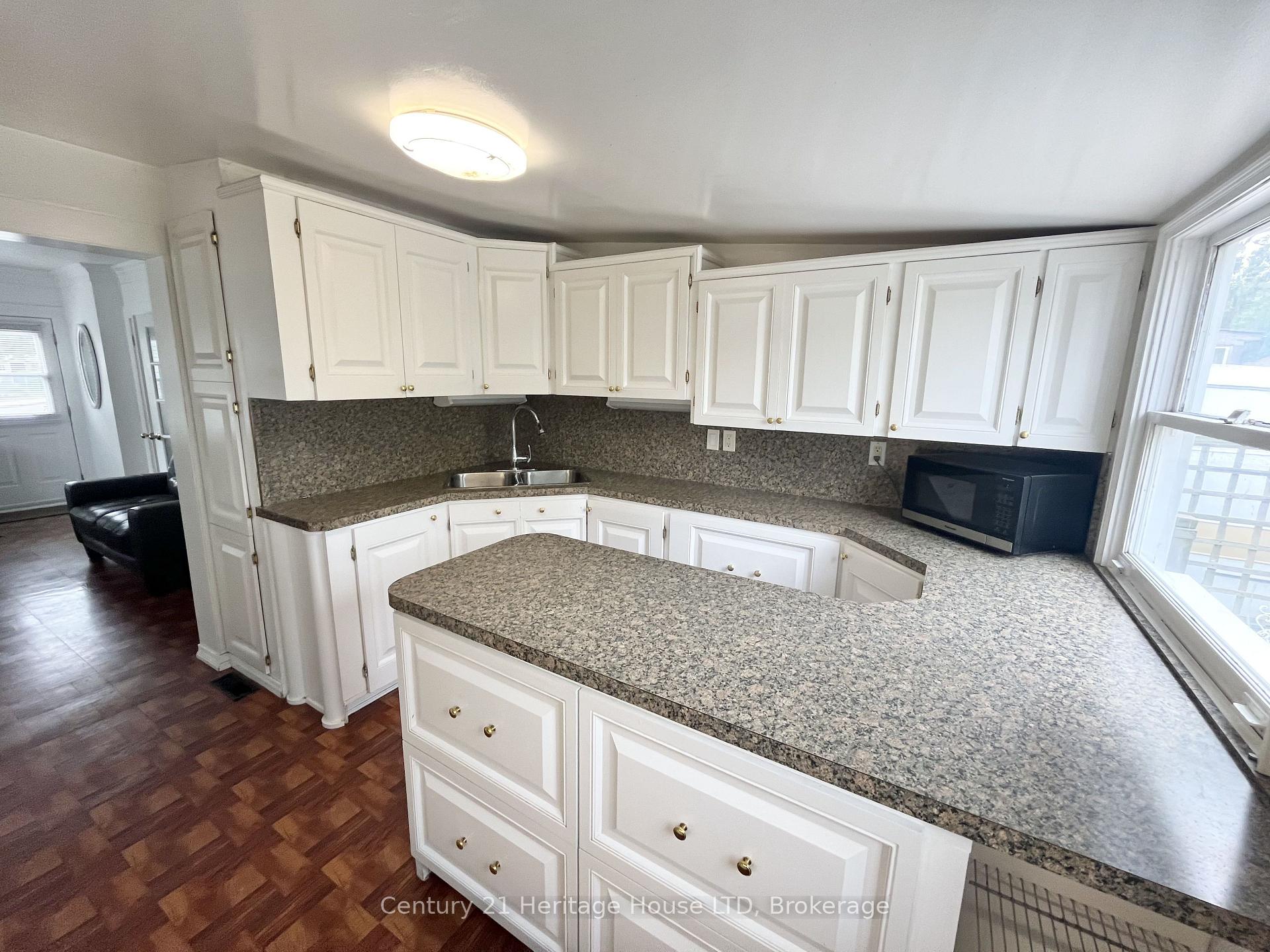 Photo 13 of 84 Rykert Street, St. Catharines, Western Hill — HOMEH
