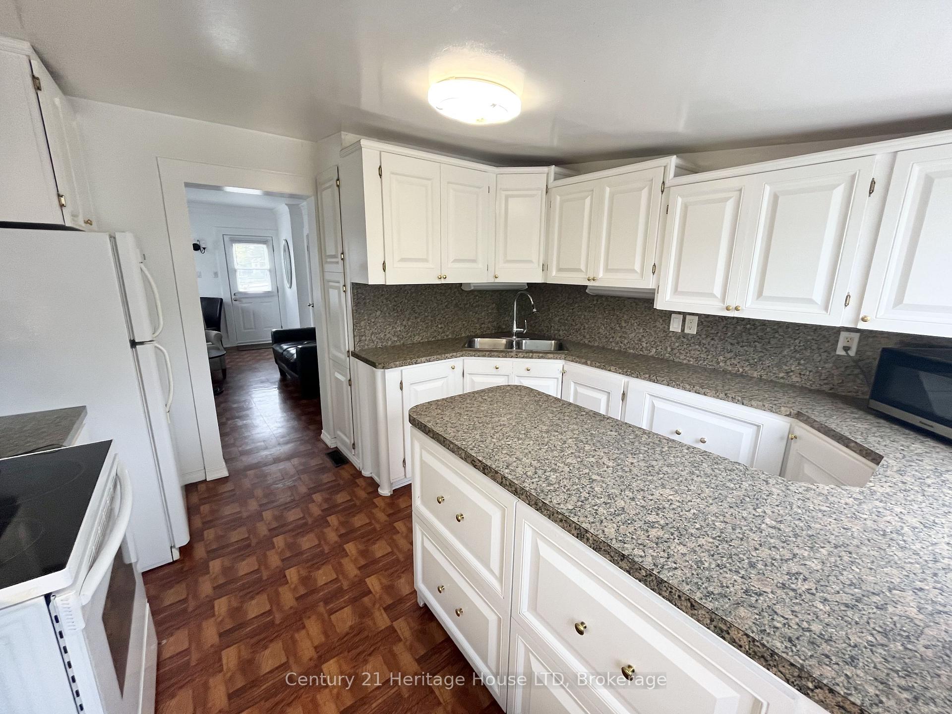 Photo 14 of 84 Rykert Street, St. Catharines, Western Hill — HOMEH