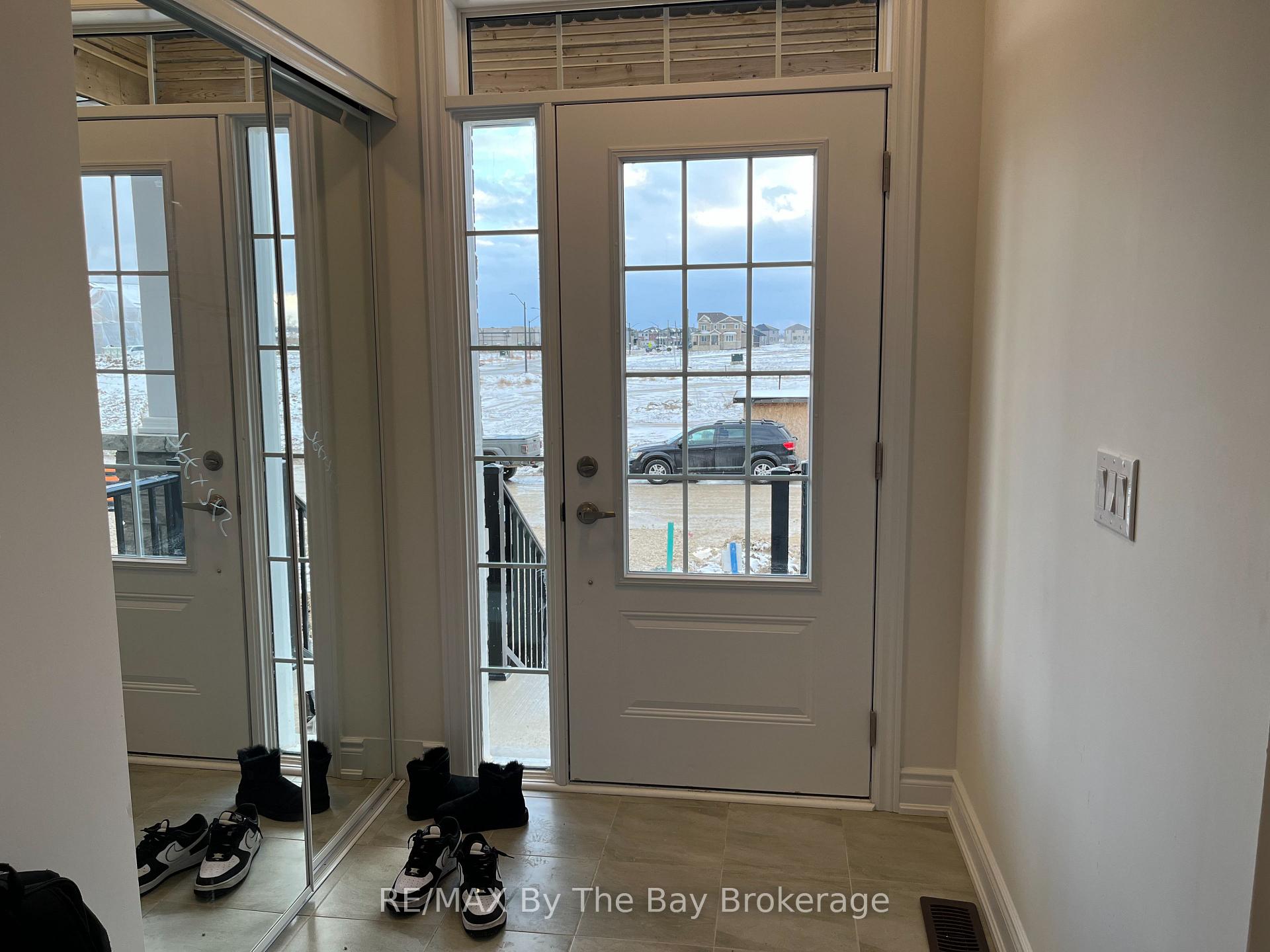 Photo 6 of 17 Carriage Lane, Wasaga Beach — HOMEH