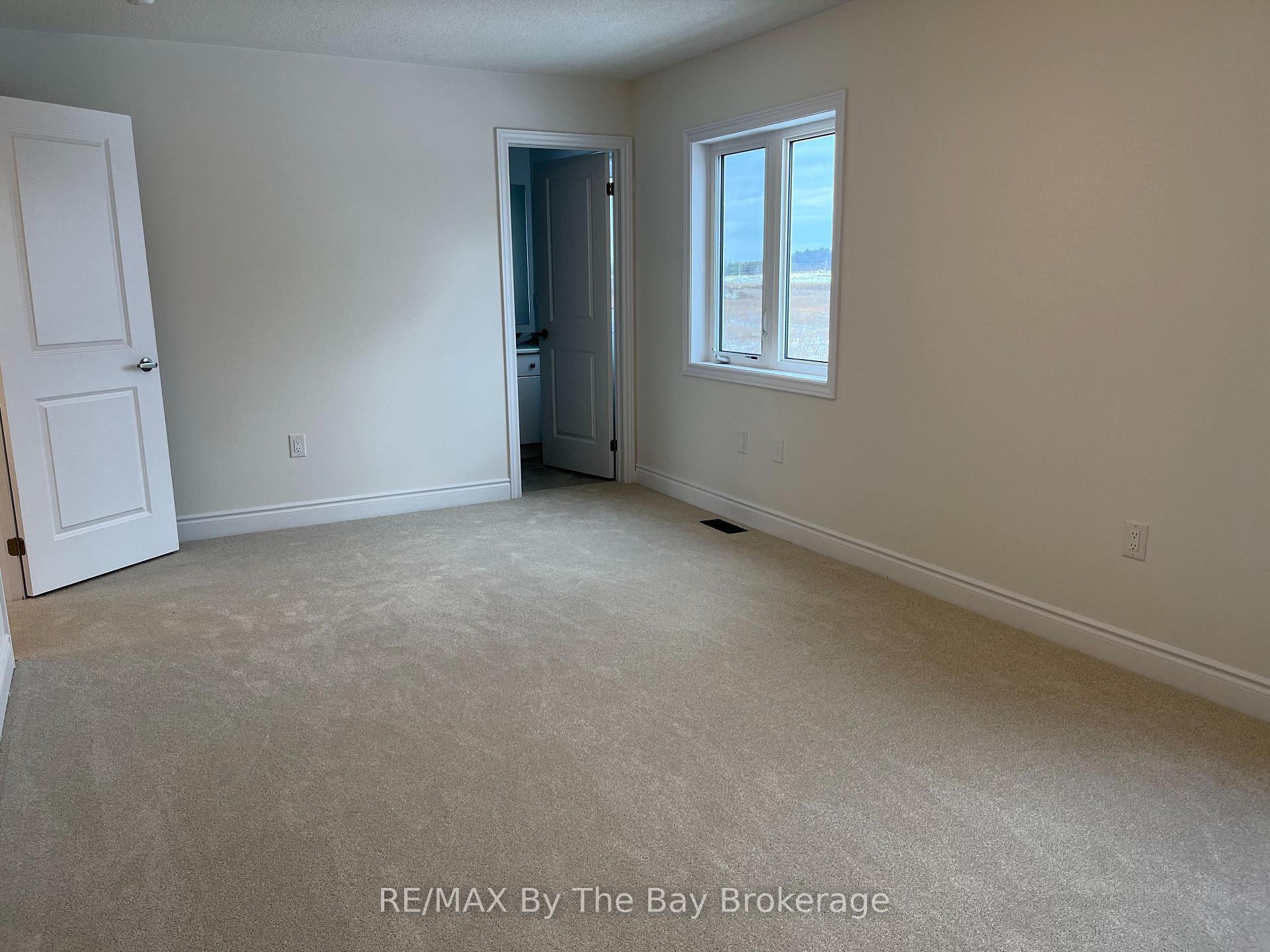 Photo 8 of 17 Carriage Lane, Wasaga Beach — HOMEH