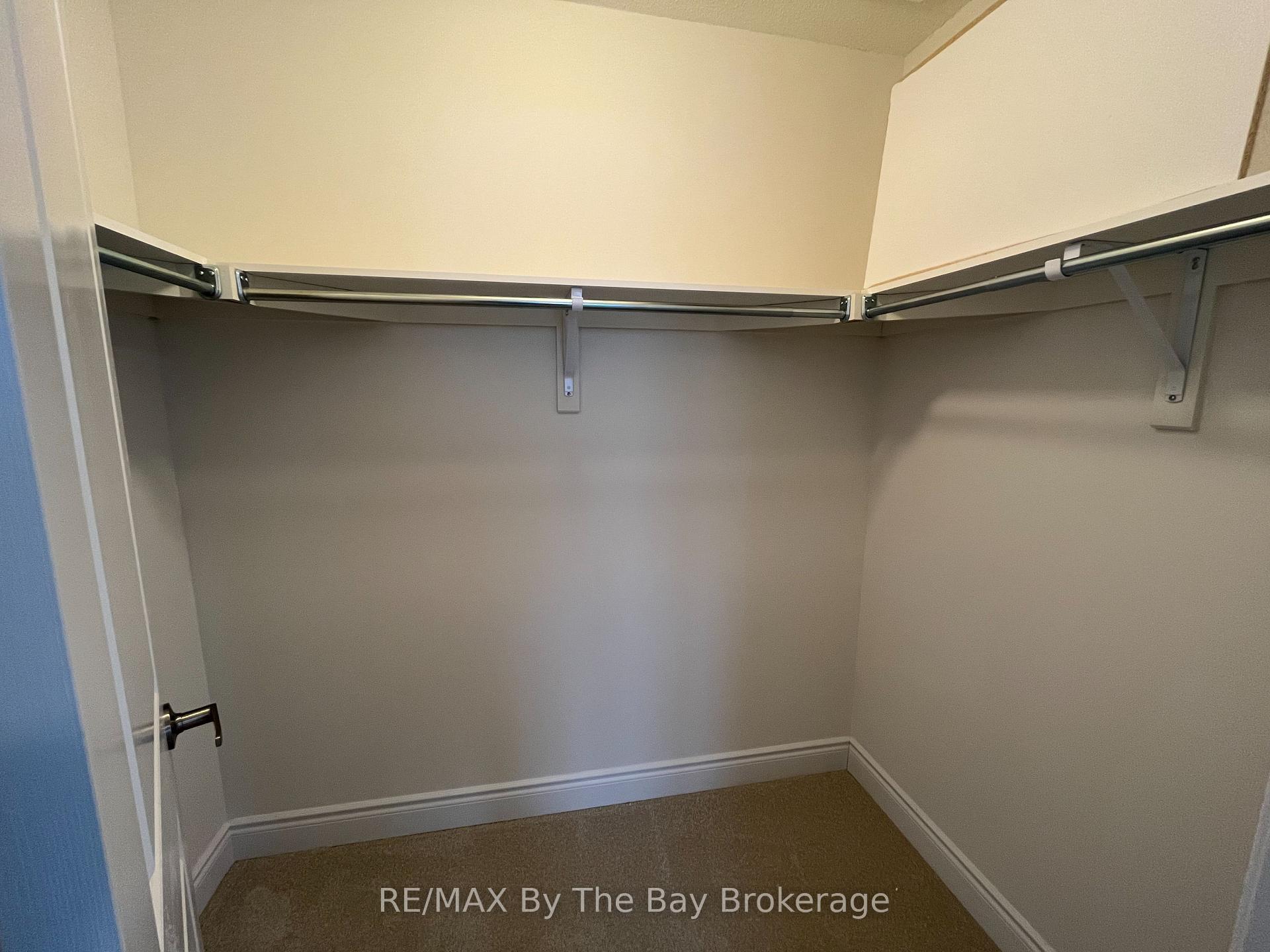 Photo 10 of 17 Carriage Lane, Wasaga Beach — HOMEH