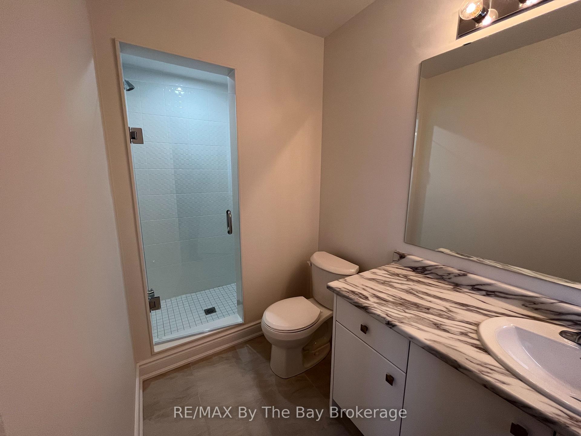 Photo 11 of 17 Carriage Lane, Wasaga Beach — HOMEH