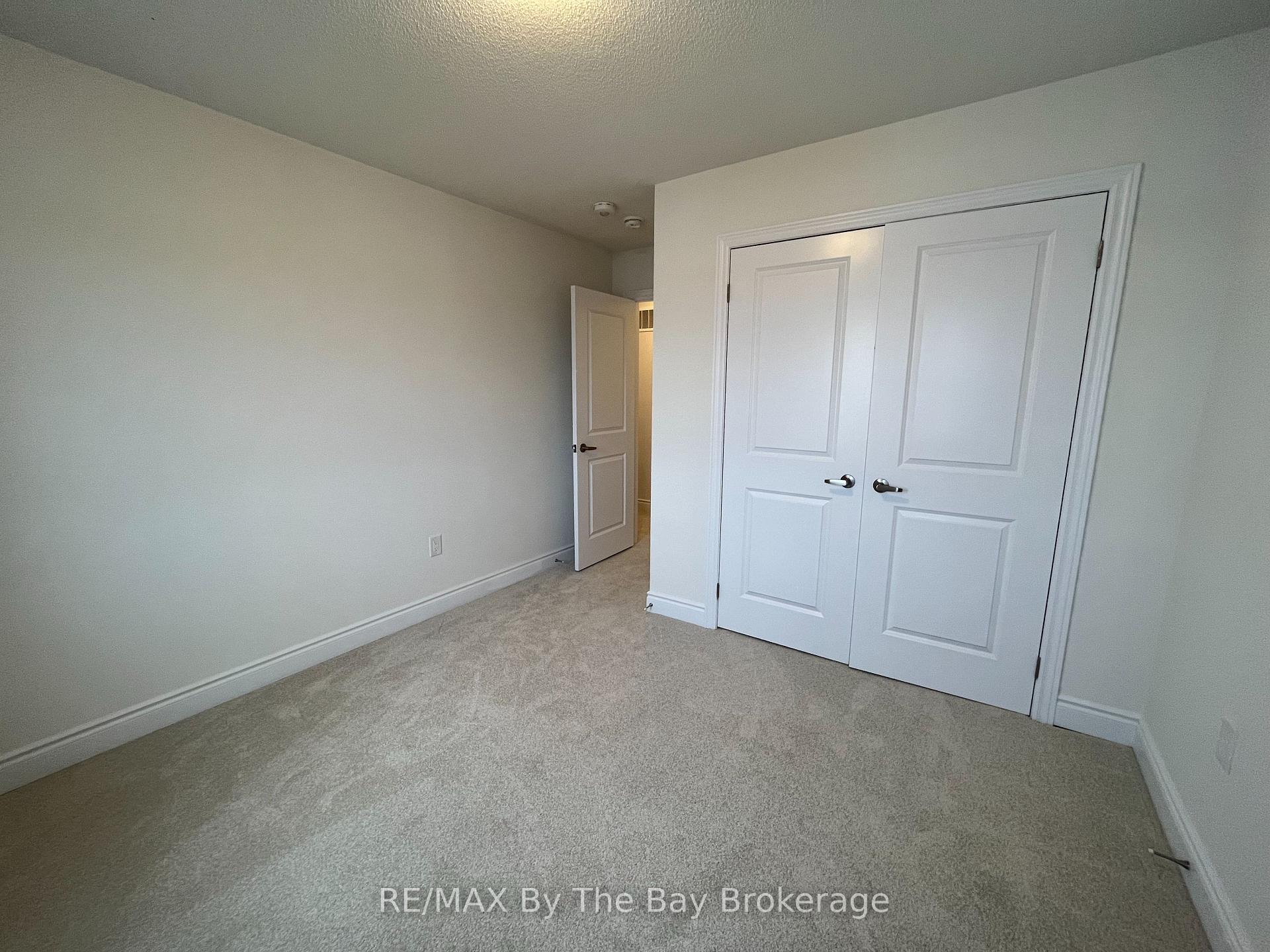 Photo 14 of 17 Carriage Lane, Wasaga Beach — HOMEH