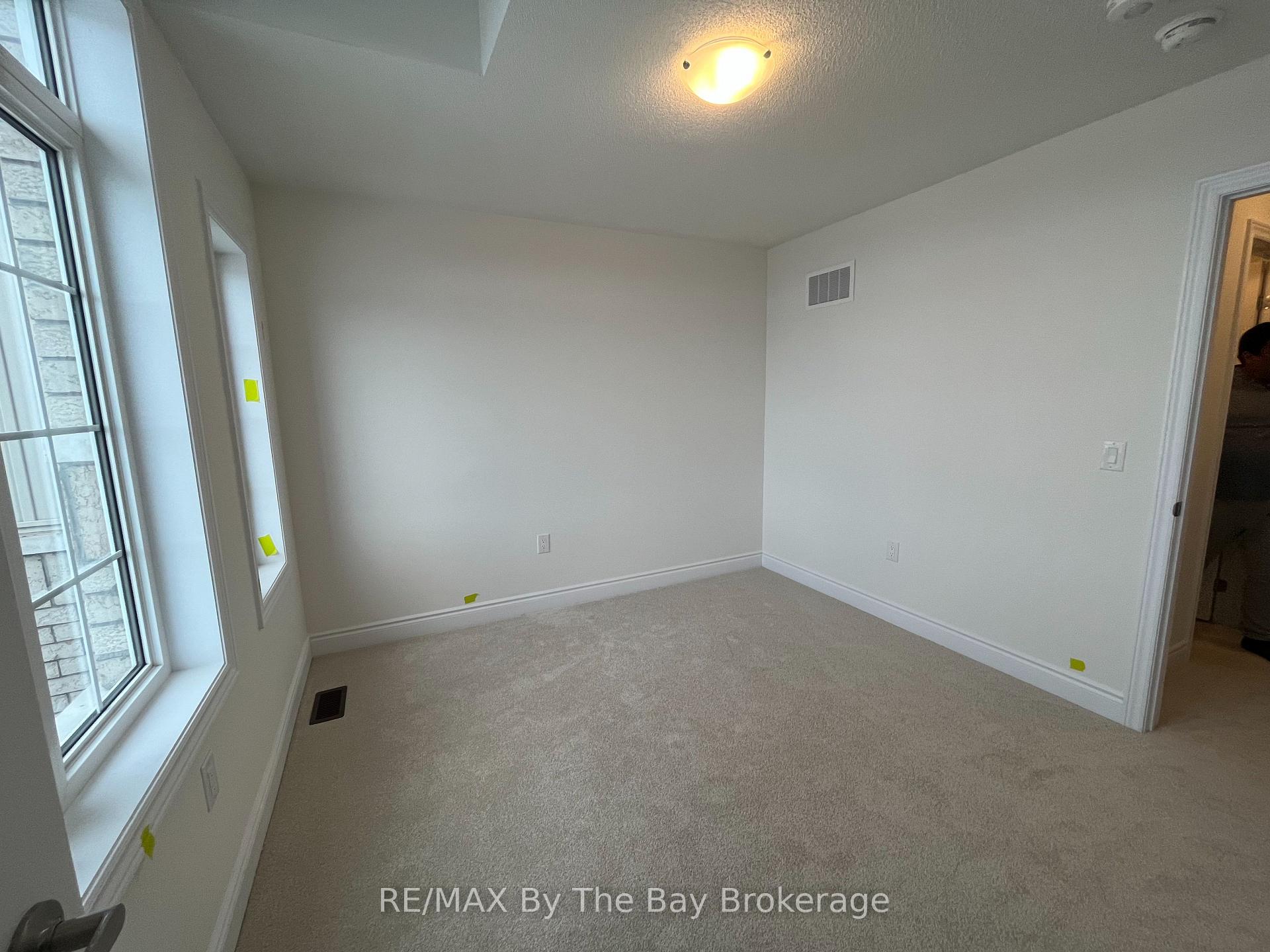 Photo 16 of 17 Carriage Lane, Wasaga Beach — HOMEH