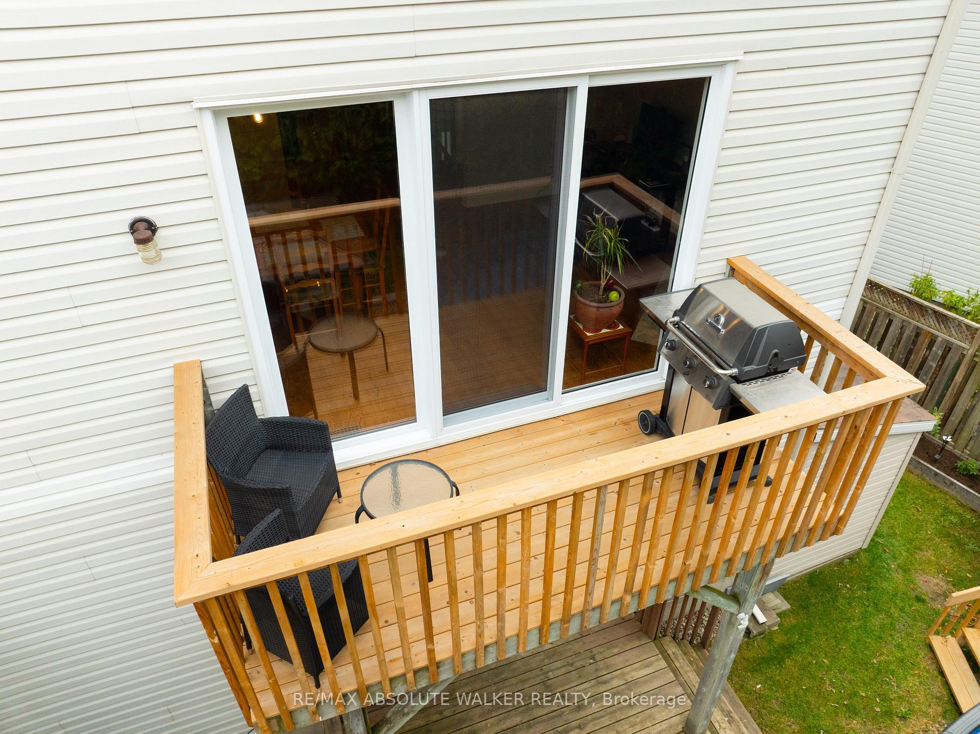Photo 12 of 54 Castle Glen Crescent, Ottawa, Kanata - Glencairn/Hazeldean — HOMEH