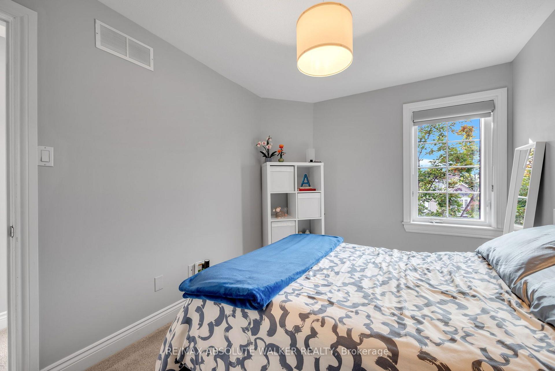 Photo 22 of 54 Castle Glen Crescent, Ottawa, Kanata - Glencairn/Hazeldean — HOMEH