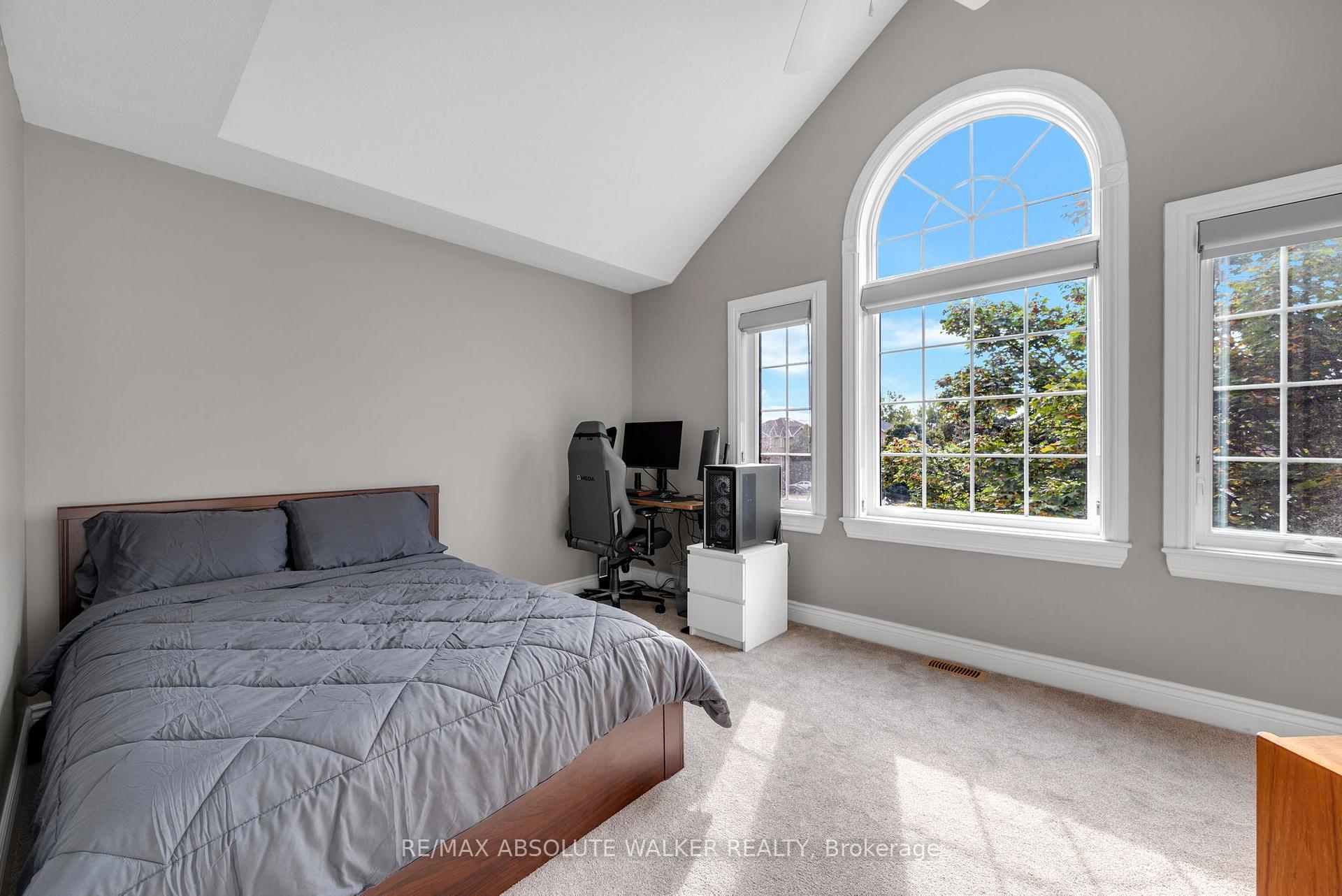 Photo 23 of 54 Castle Glen Crescent, Ottawa, Kanata - Glencairn/Hazeldean — HOMEH