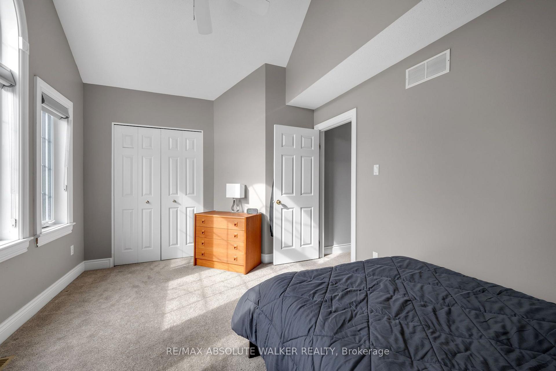 Photo 24 of 54 Castle Glen Crescent, Ottawa, Kanata - Glencairn/Hazeldean — HOMEH