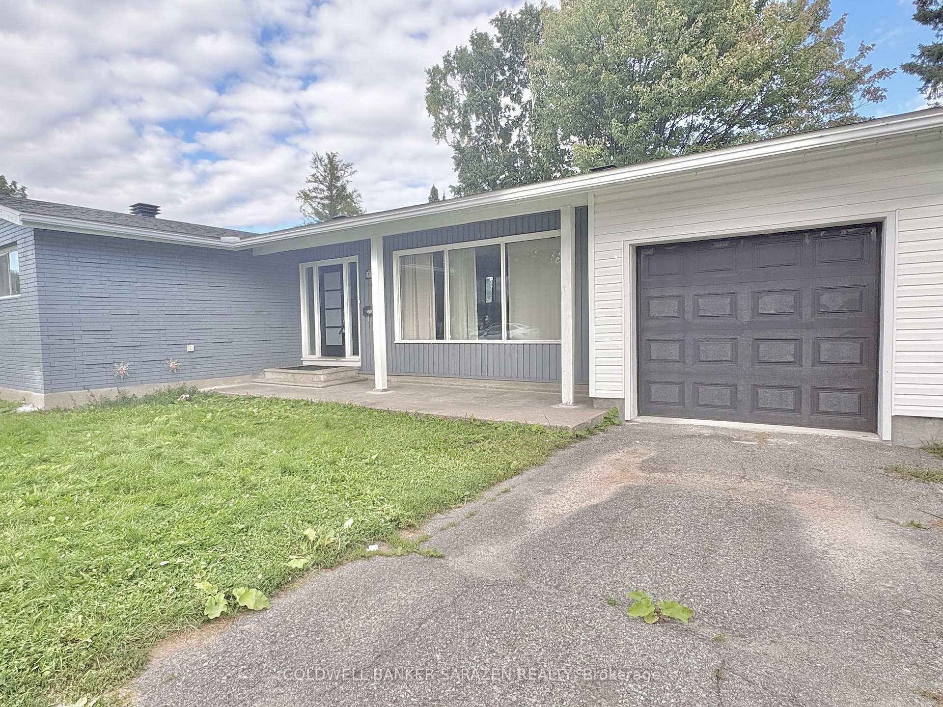 Photo 3 of 1160 Deer Park Road, Ottawa, City View/Skyline/Fisher Heights/Parkwood Hills — HOMEH