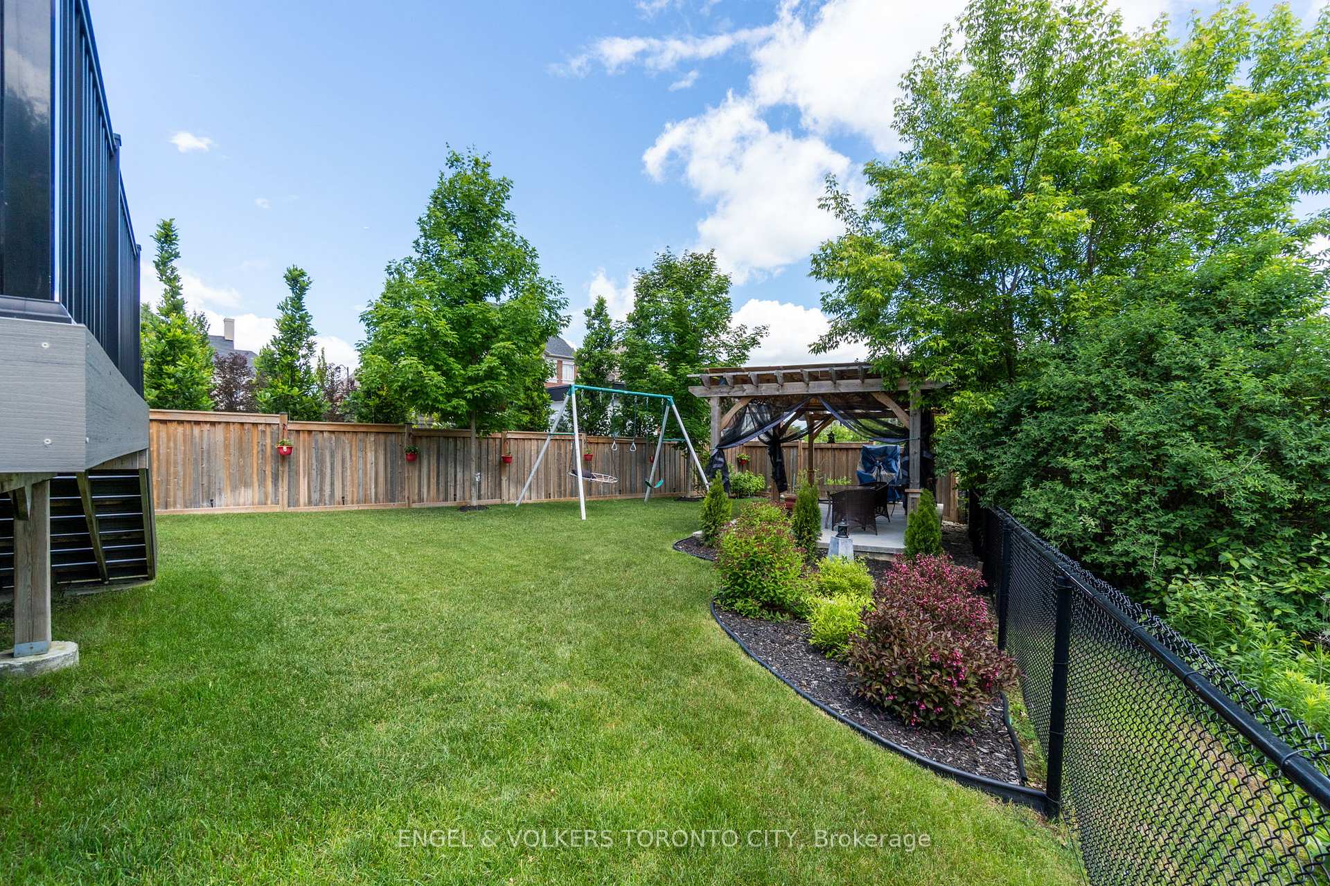 Photo 44 of 20 Parkheights Trail, King, Nobleton — HOMEH