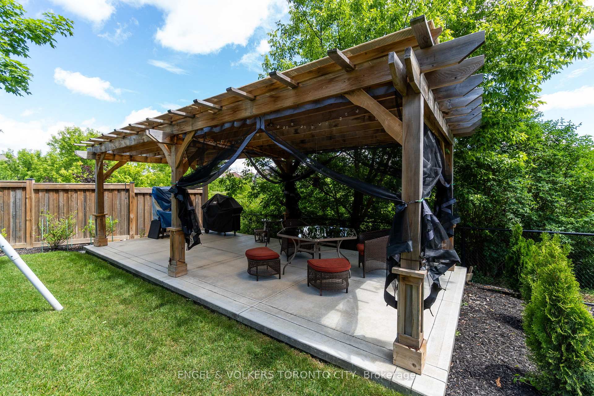 Photo 46 of 20 Parkheights Trail, King, Nobleton — HOMEH