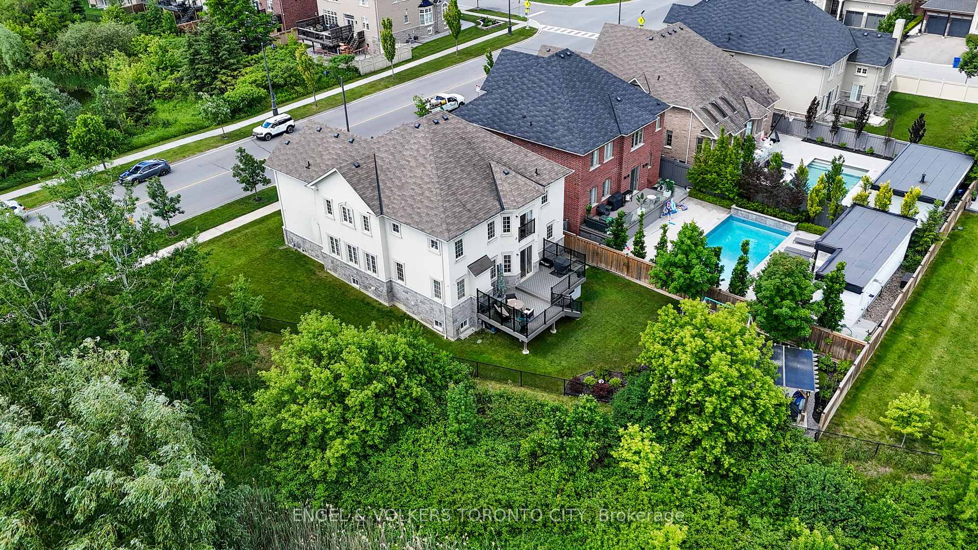 Photo 49 of 20 Parkheights Trail, King, Nobleton — HOMEH