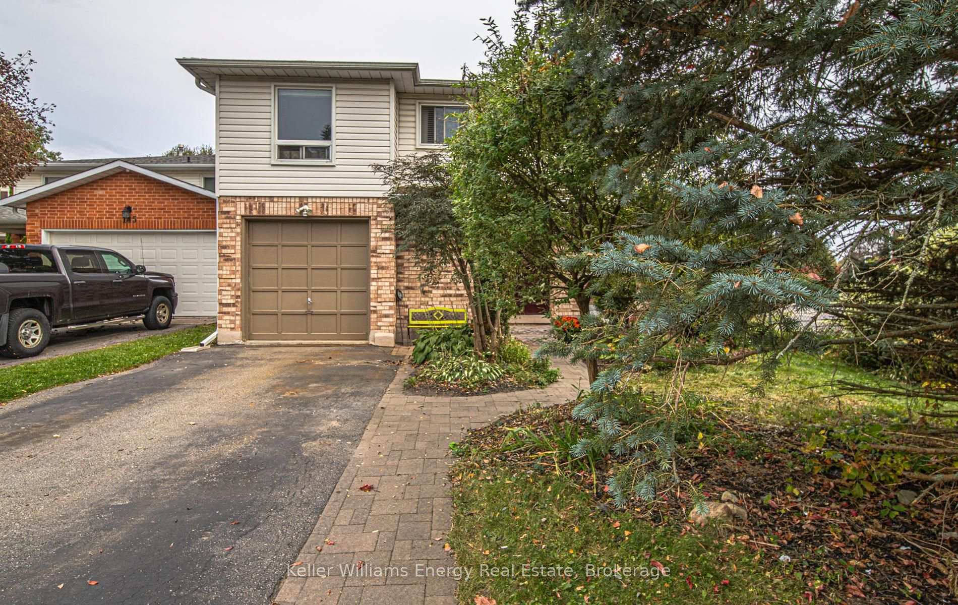 Photo 4 of 143 George Street E, Clarington, Newcastle — HOMEH