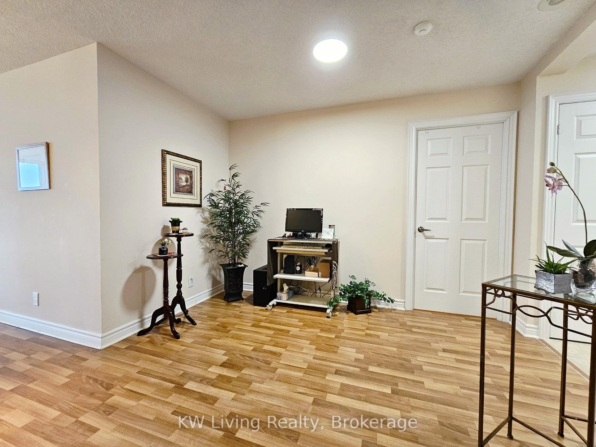 Photo 3 of Unit 1117, 33 Cox Boulevard, Markham, Unionville — HOMEH