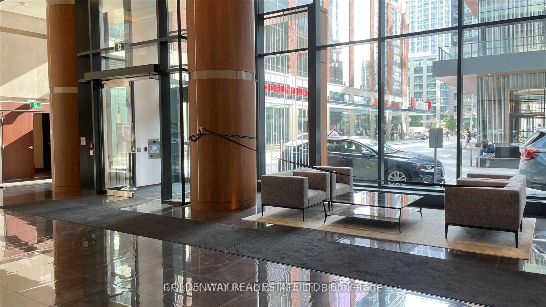 Photo 3 of Unit 909, 17 Bathurst Street, Toronto, Waterfront Communities — HOMEH