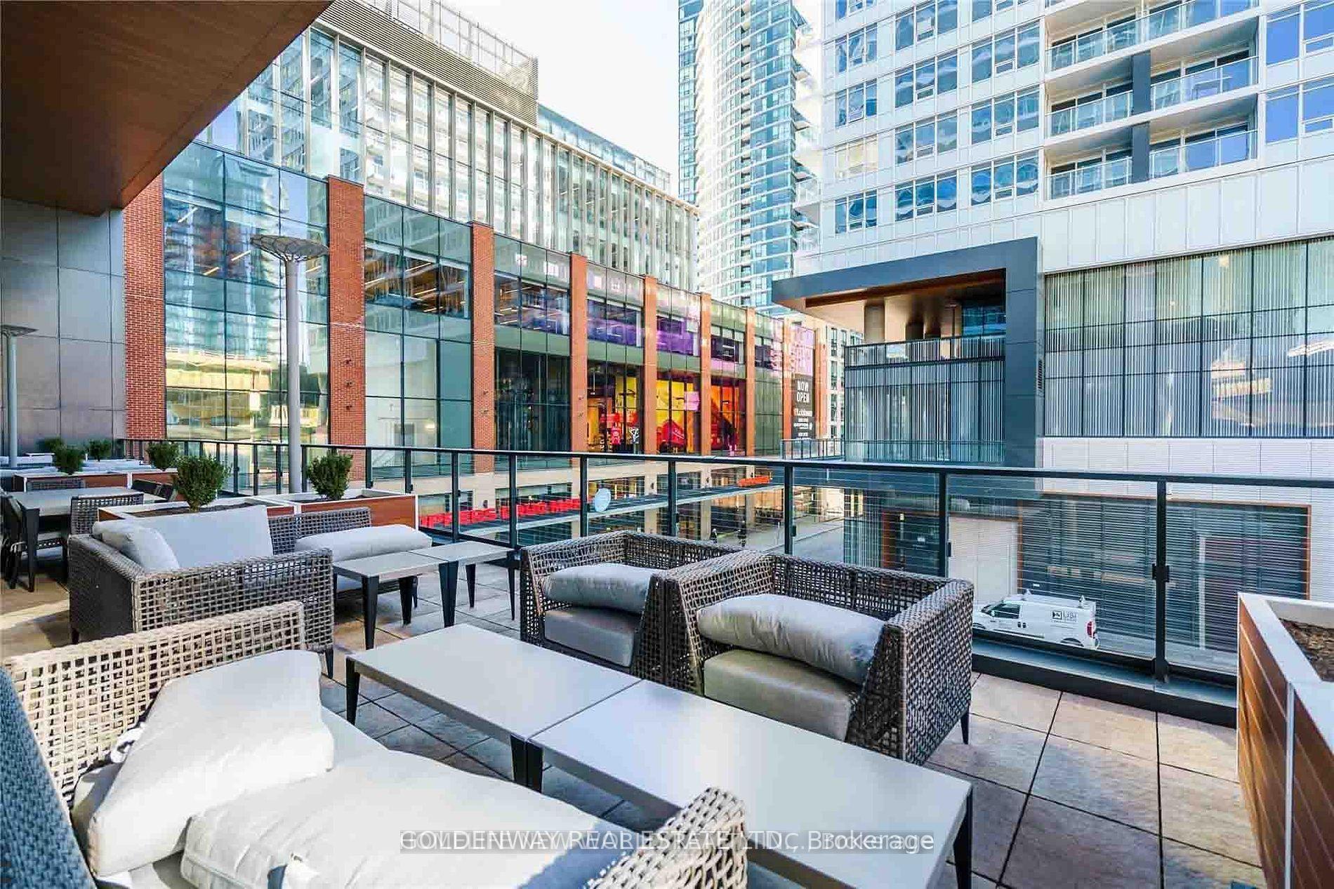 Photo 4 of Unit 909, 17 Bathurst Street, Toronto, Waterfront Communities — HOMEH