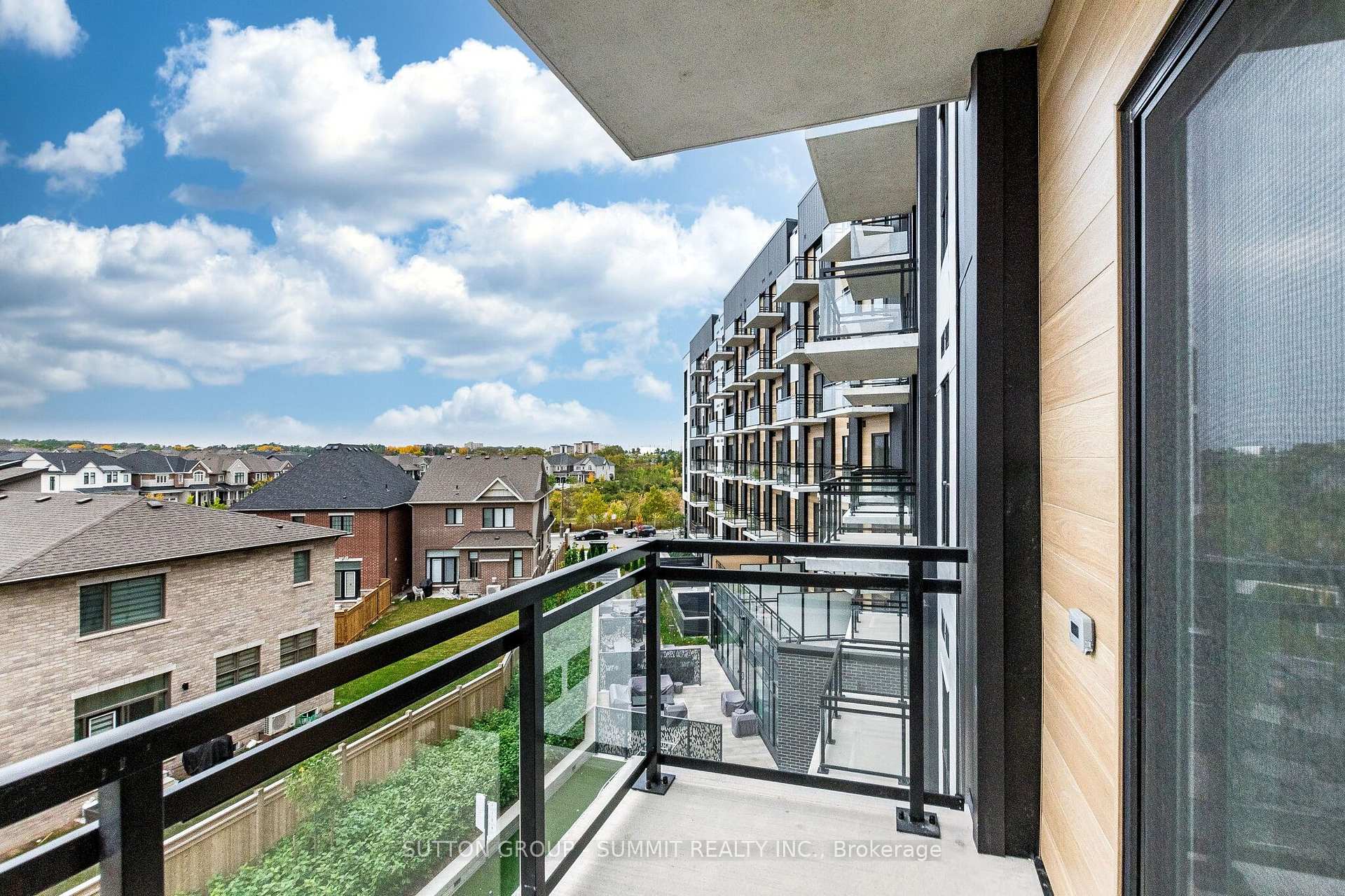 Photo 32 of Unit 421, 3008 William Cutmore Boulevard, Oakville, Joshua Meadows — HOMEH