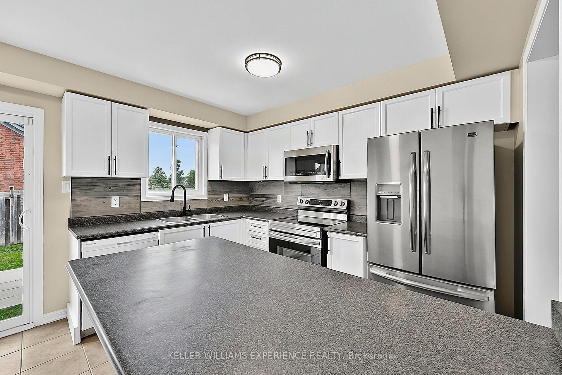 Photo 16 of 78 Commonwealth Road, Barrie, Innis-Shore — HOMEH
