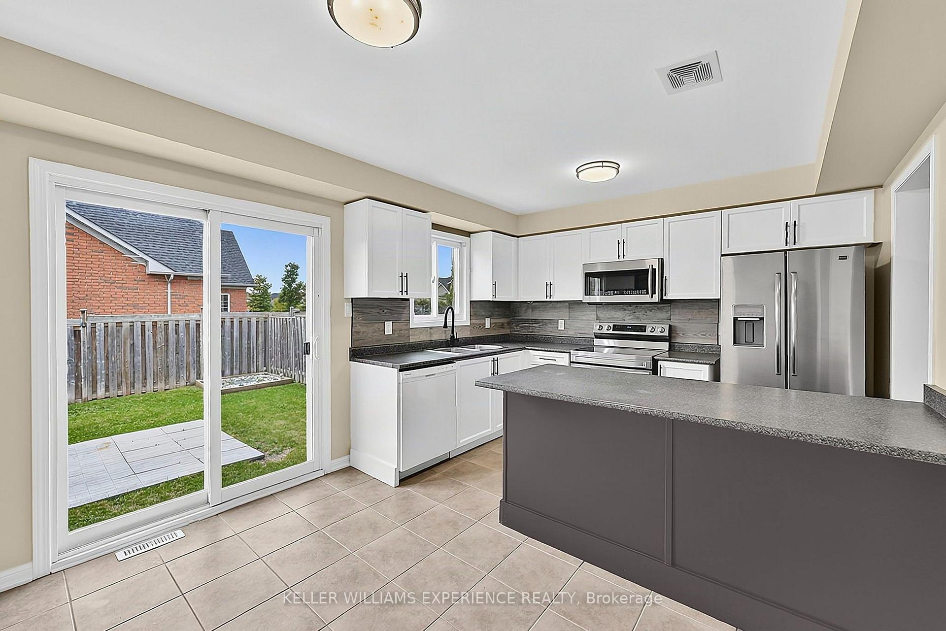 Photo 18 of 78 Commonwealth Road, Barrie, Innis-Shore — HOMEH