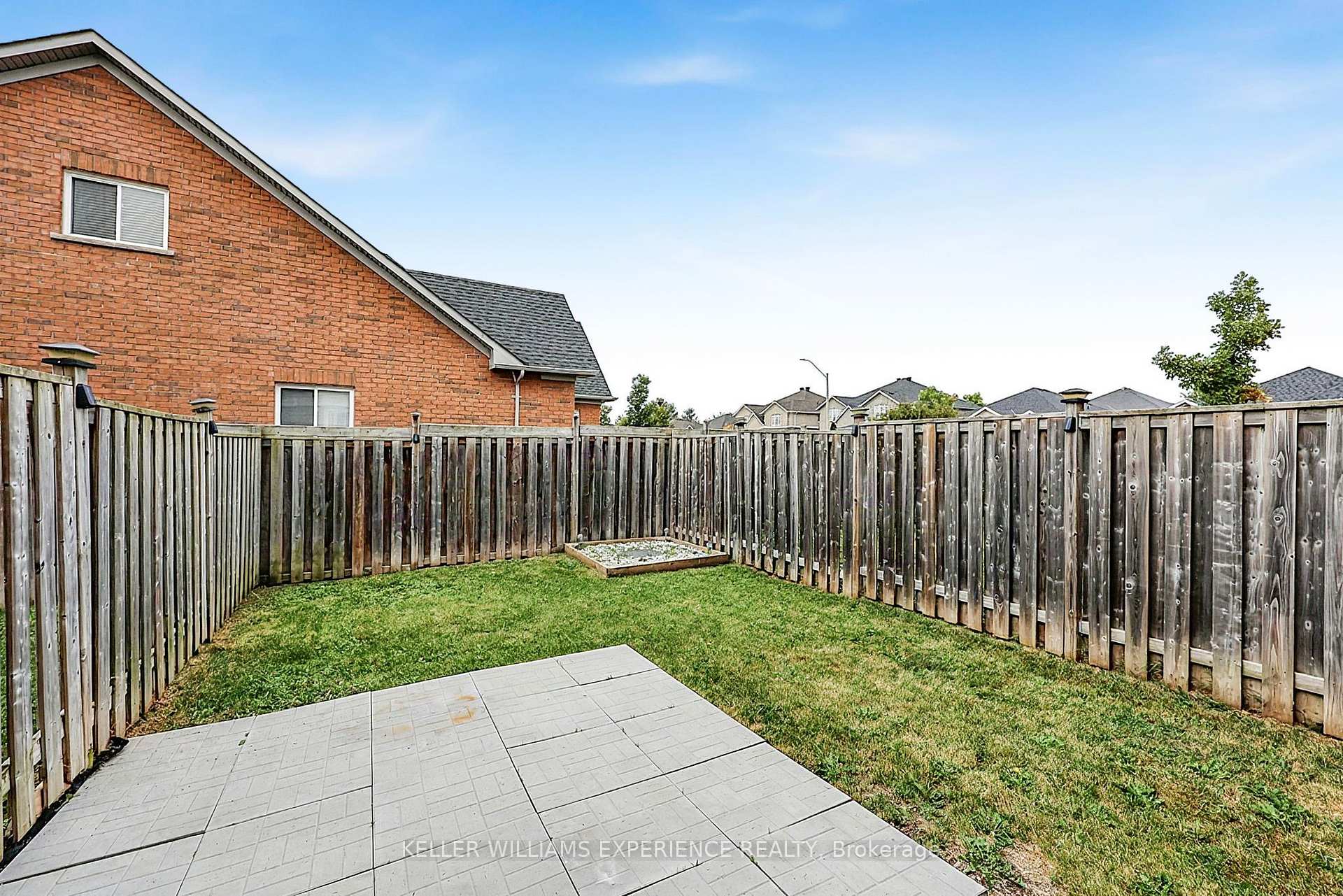 Photo 39 of 78 Commonwealth Road, Barrie, Innis-Shore — HOMEH