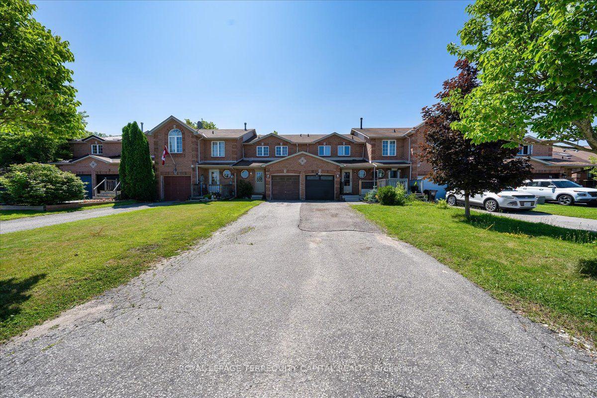Photo 3 of 9 Seymour Crescent, Barrie, Holly — HOMEH