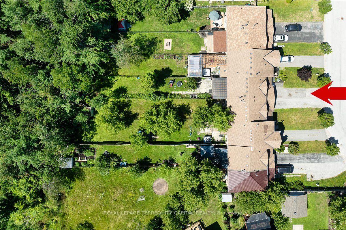 Photo 4 of 9 Seymour Crescent, Barrie, Holly — HOMEH