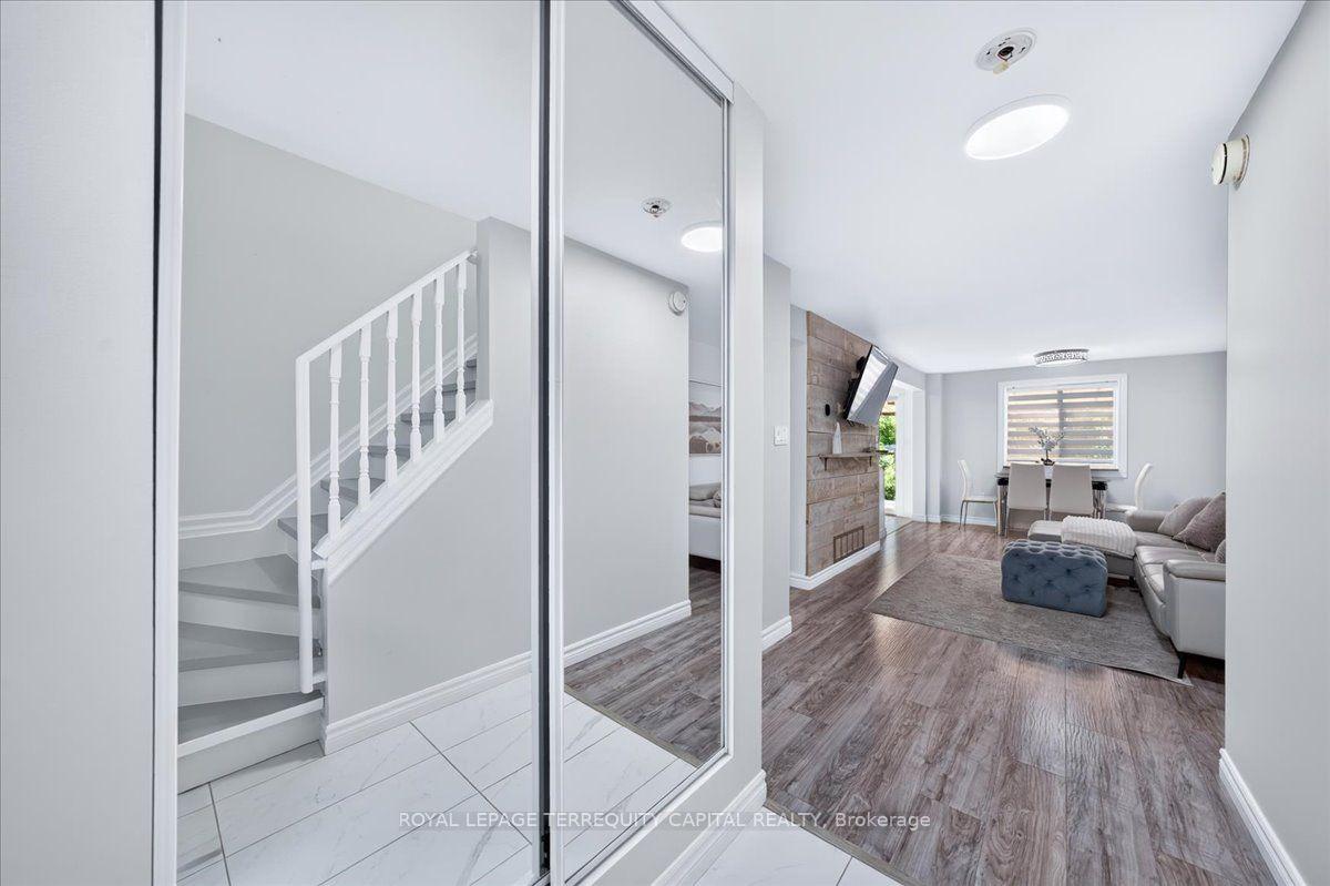 Photo 10 of 9 Seymour Crescent, Barrie, Holly — HOMEH