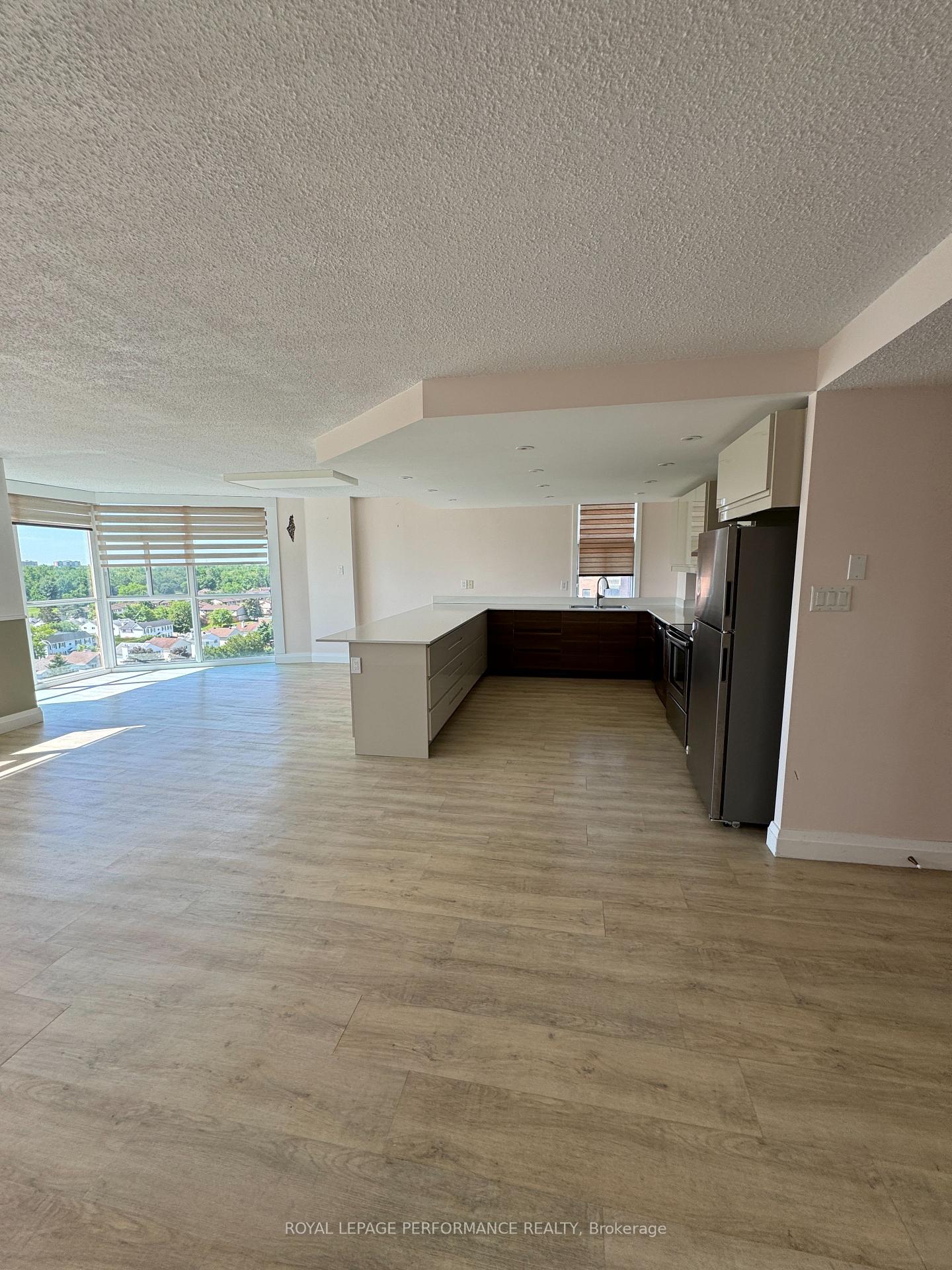 Photo 5 of Unit 1209, 2760 Carousel Crescent, Ottawa, Emerald Woods/Sawmill Creek — HOMEH