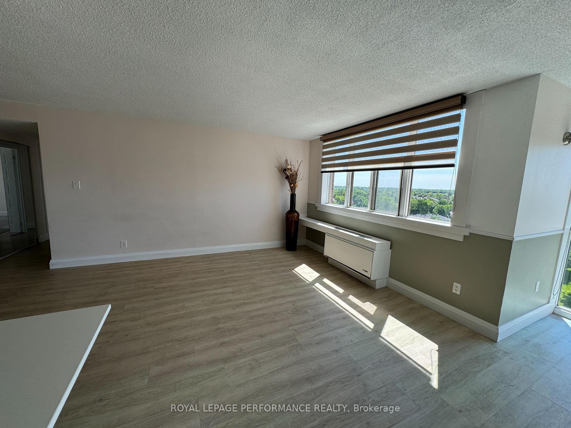 Photo 9 of Unit 1209, 2760 Carousel Crescent, Ottawa, Emerald Woods/Sawmill Creek — HOMEH