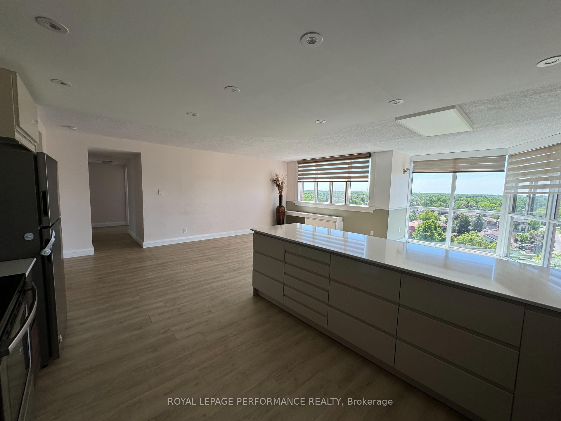 Photo 11 of Unit 1209, 2760 Carousel Crescent, Ottawa, Emerald Woods/Sawmill Creek — HOMEH