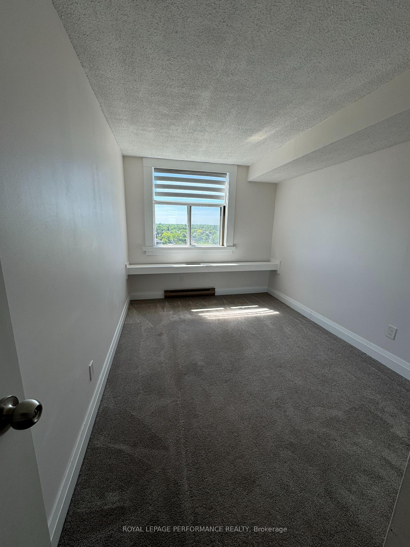 Photo 12 of Unit 1209, 2760 Carousel Crescent, Ottawa, Emerald Woods/Sawmill Creek — HOMEH