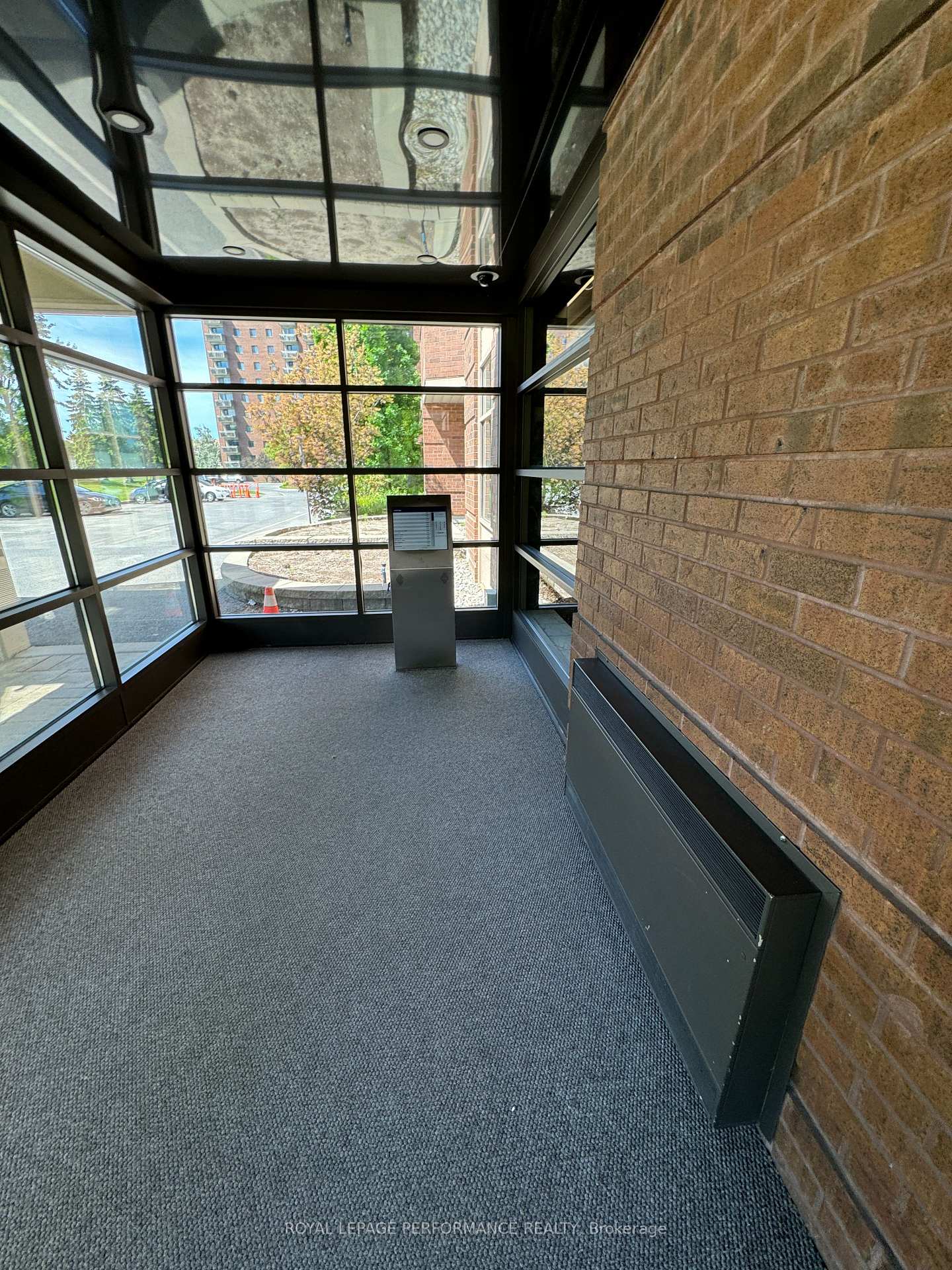 Photo 24 of Unit 1209, 2760 Carousel Crescent, Ottawa, Emerald Woods/Sawmill Creek — HOMEH