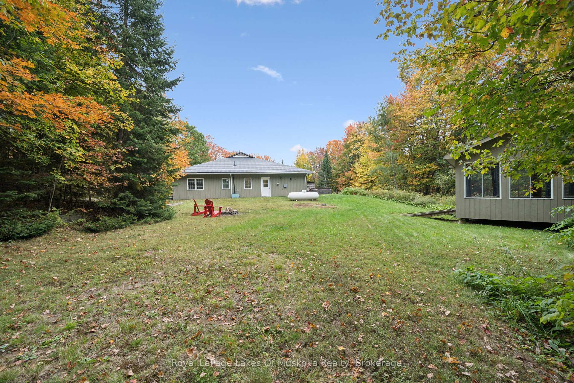 Photo 2 of 1181 Lone Pine Drive, Bracebridge, Macaulay — HOMEH