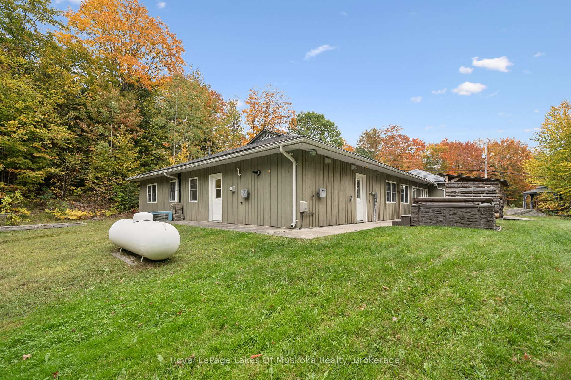 Photo 4 of 1181 Lone Pine Drive, Bracebridge, Macaulay — HOMEH