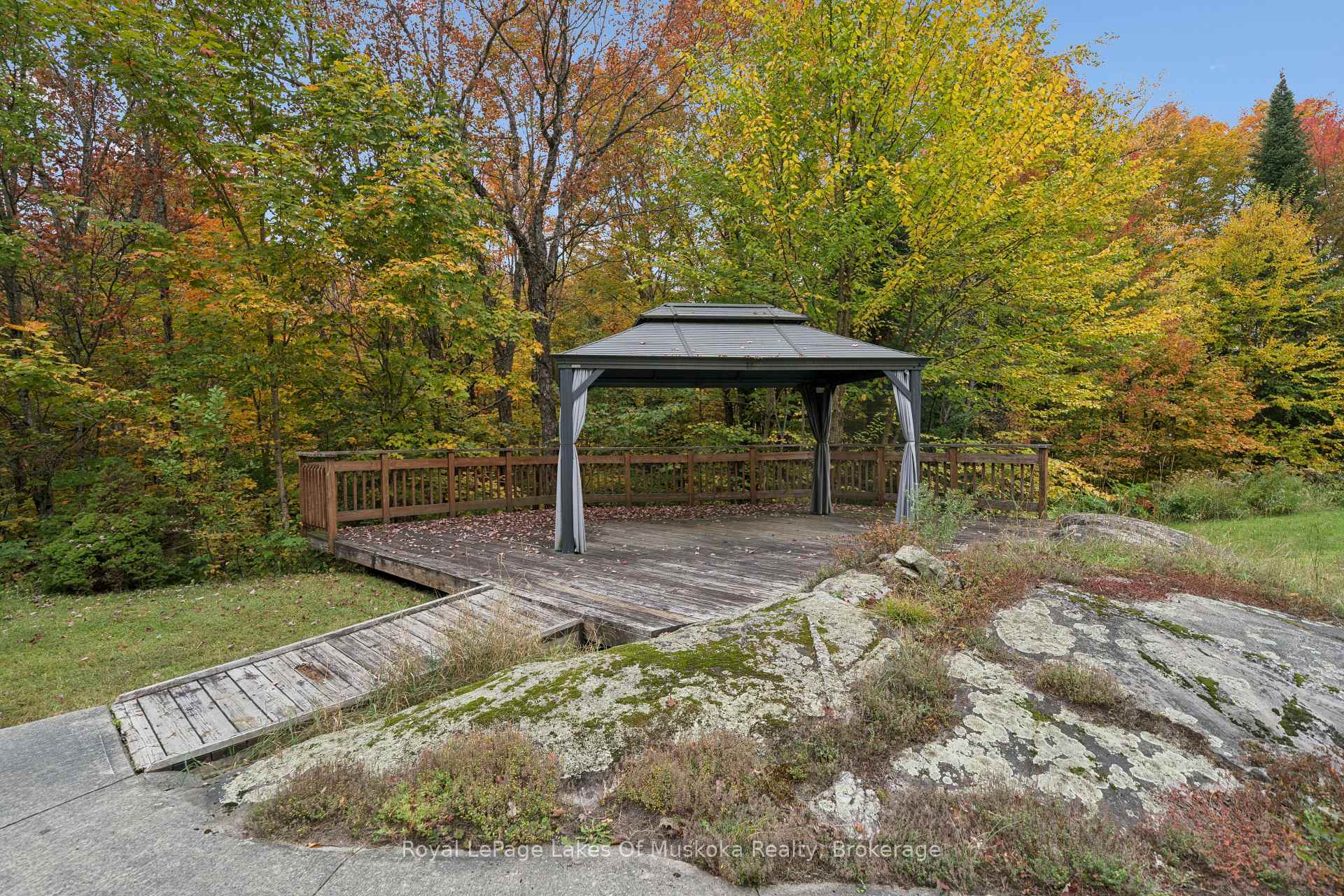 Photo 6 of 1181 Lone Pine Drive, Bracebridge, Macaulay — HOMEH