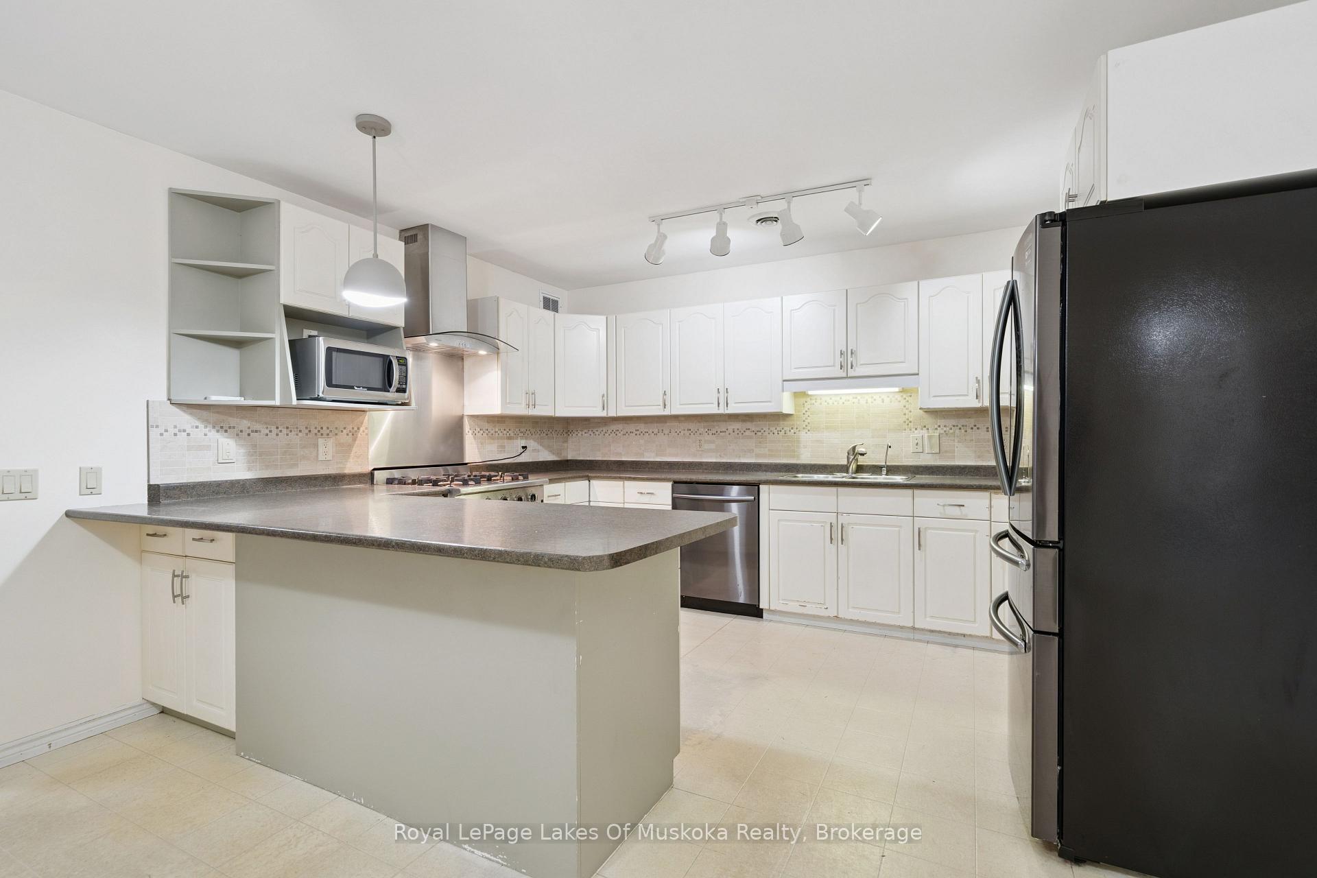 Photo 13 of 1181 Lone Pine Drive, Bracebridge, Macaulay — HOMEH