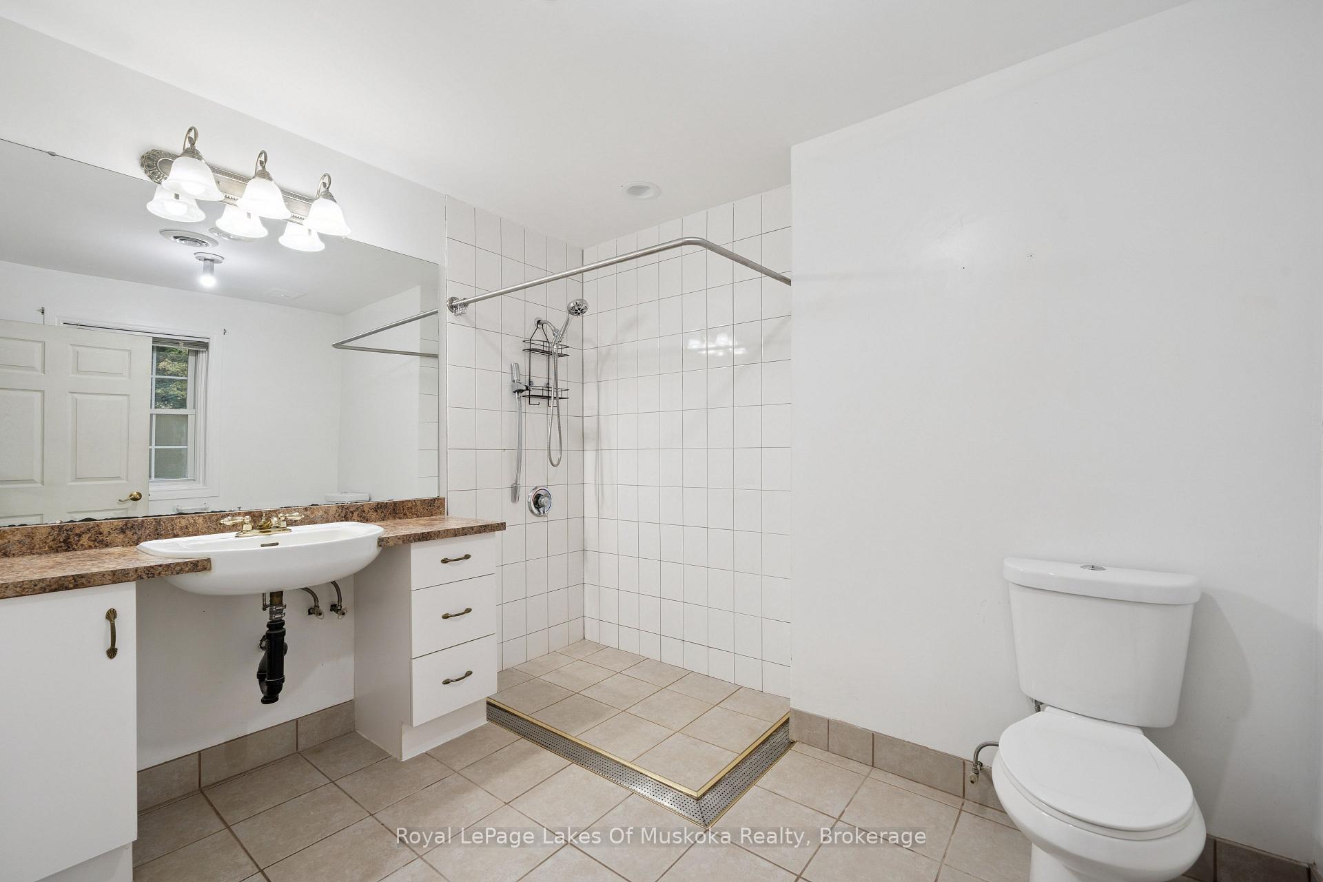 Photo 24 of 1181 Lone Pine Drive, Bracebridge, Macaulay — HOMEH