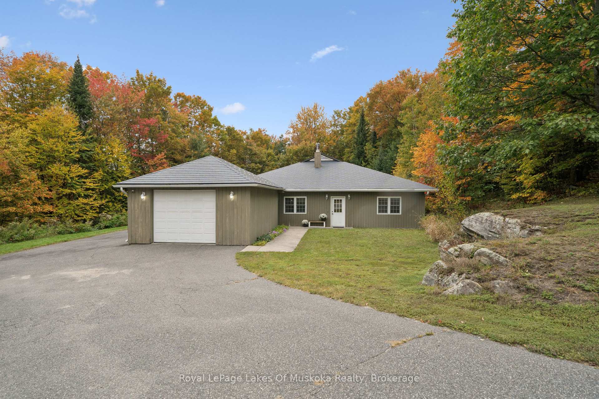 Photo 35 of 1181 Lone Pine Drive, Bracebridge, Macaulay — HOMEH