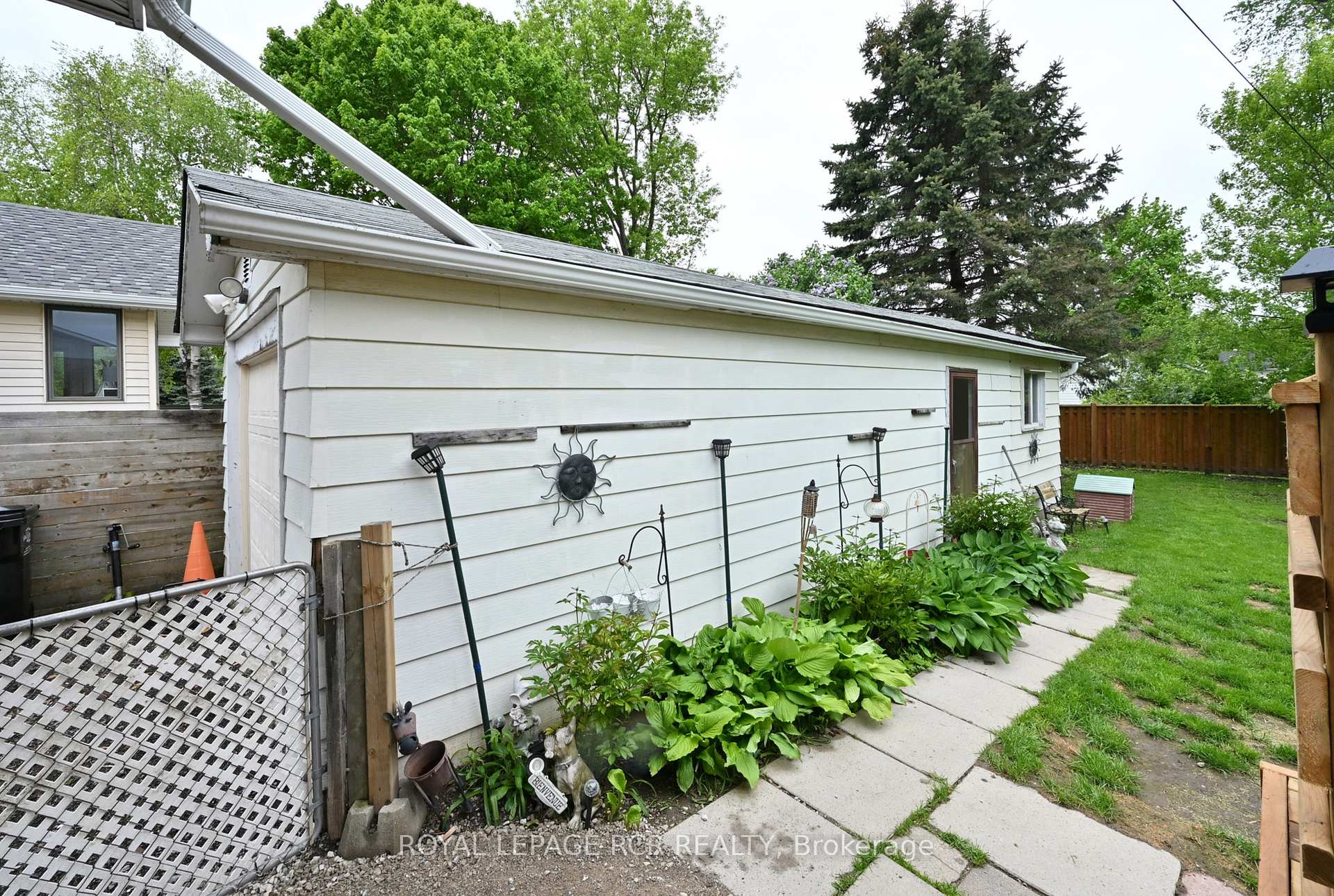 Photo 5 of 12 Maple Avenue E, New Tecumseth, Beeton — HOMEH