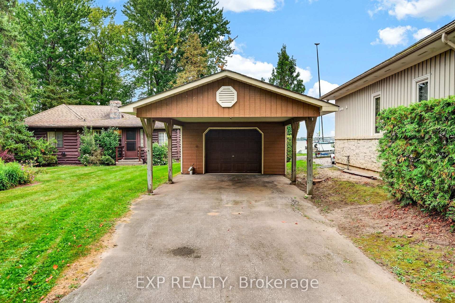 Photo 4 of 607 Duclos Point Road, Georgina, Pefferlaw — HOMEH