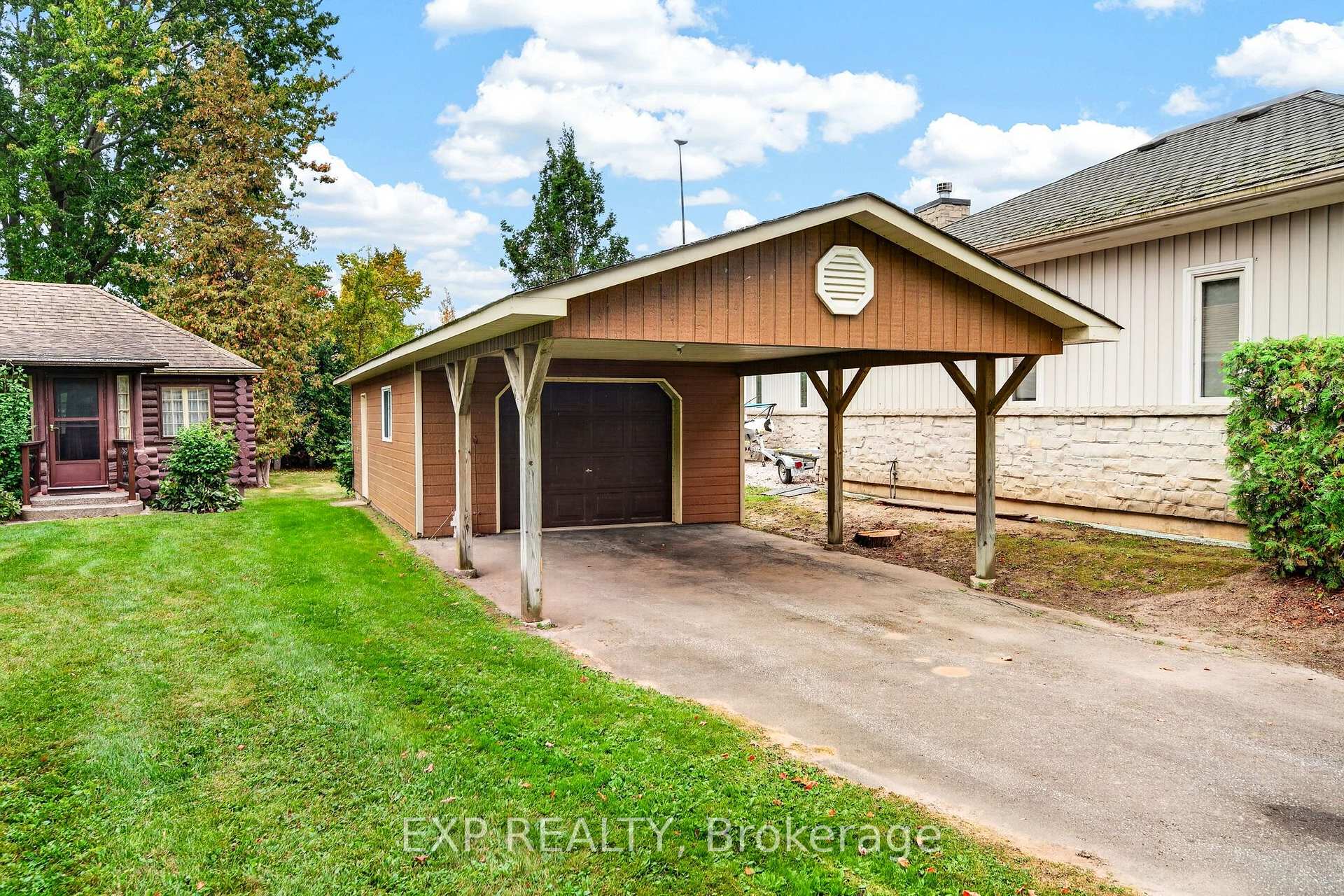 Photo 6 of 607 Duclos Point Road, Georgina, Pefferlaw — HOMEH