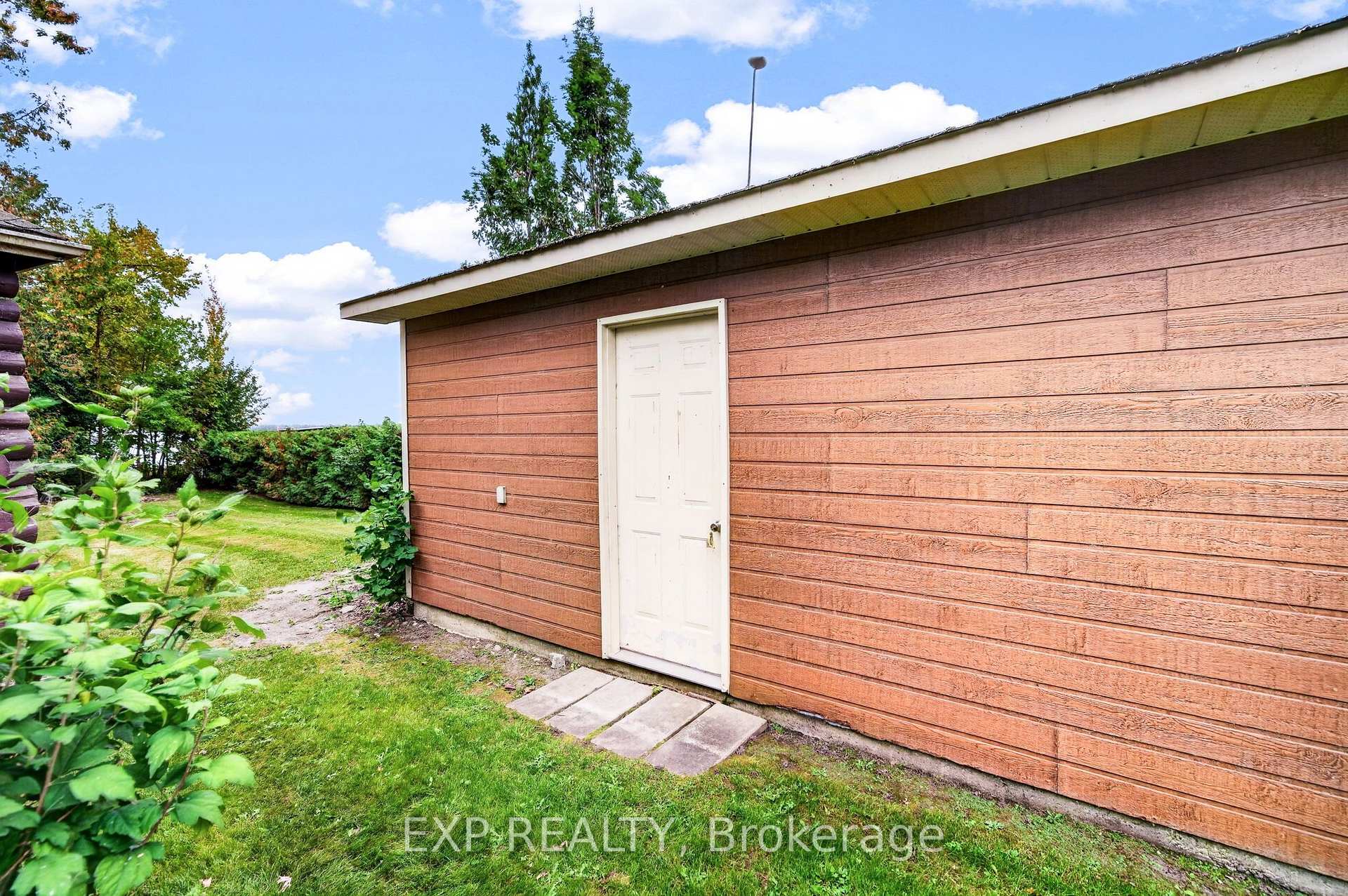 Photo 11 of 607 Duclos Point Road, Georgina, Pefferlaw — HOMEH