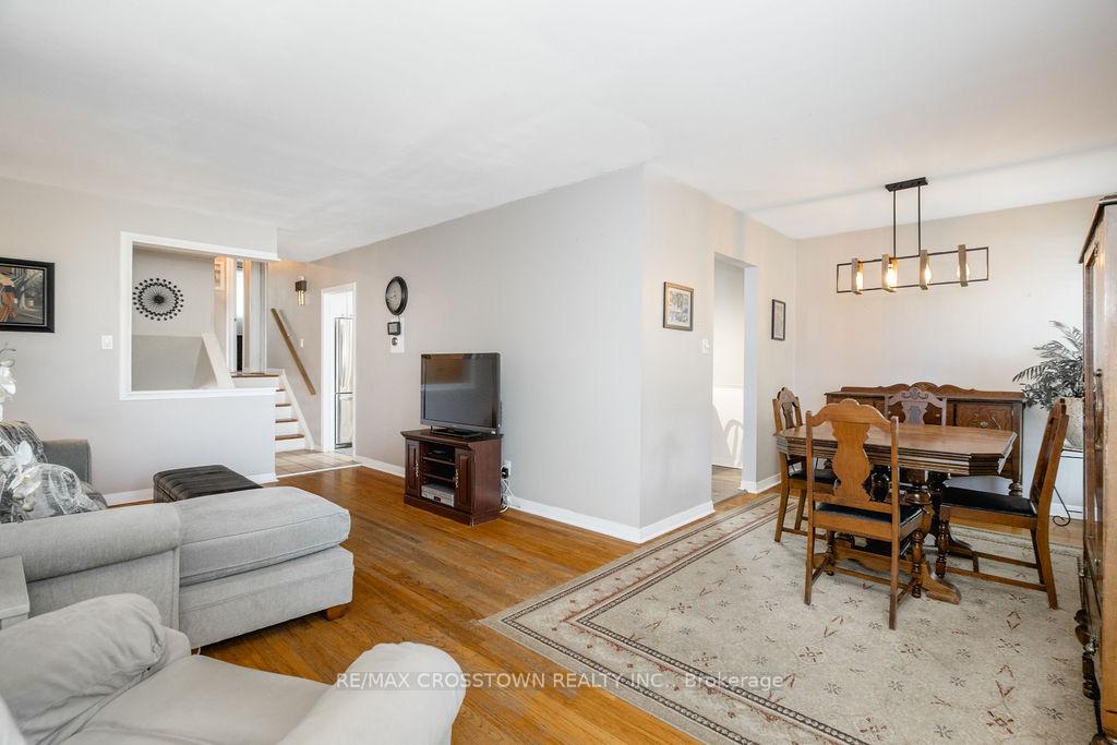 Photo 6 of 865 Krosno Boulevard, Pickering, Bay Ridges — HOMEH