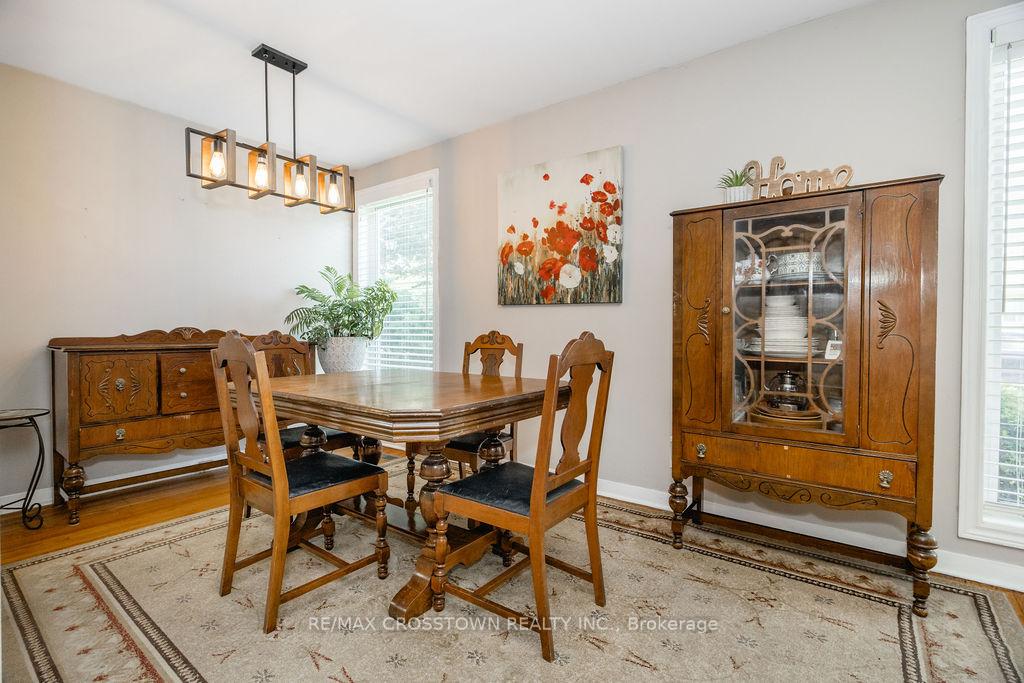 Photo 8 of 865 Krosno Boulevard, Pickering, Bay Ridges — HOMEH