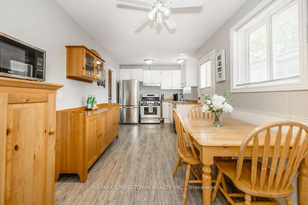 Photo 9 of 865 Krosno Boulevard, Pickering, Bay Ridges — HOMEH