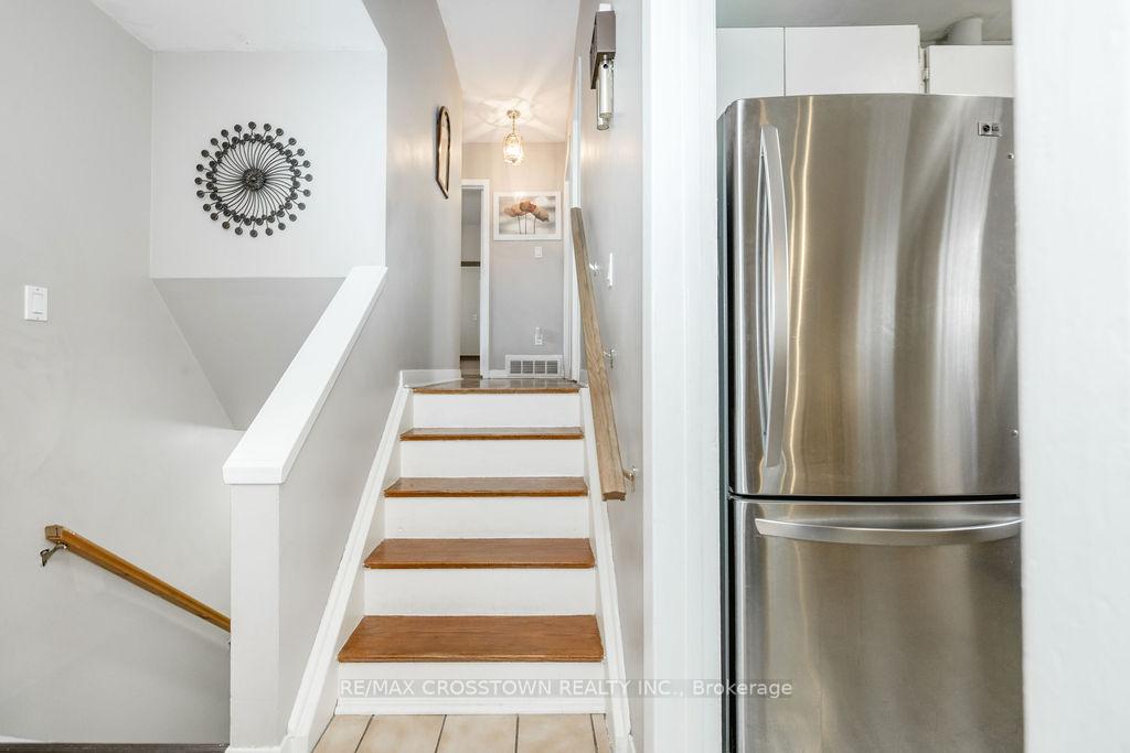 Photo 16 of 865 Krosno Boulevard, Pickering, Bay Ridges — HOMEH