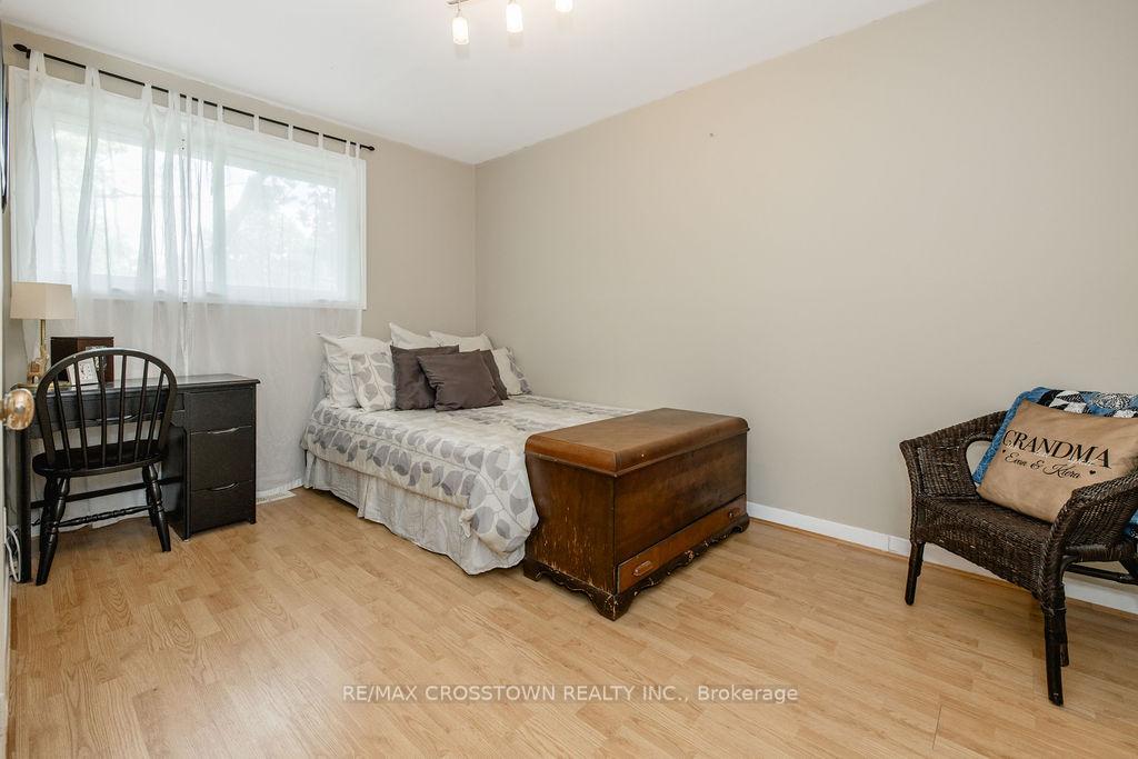 Photo 22 of 865 Krosno Boulevard, Pickering, Bay Ridges — HOMEH