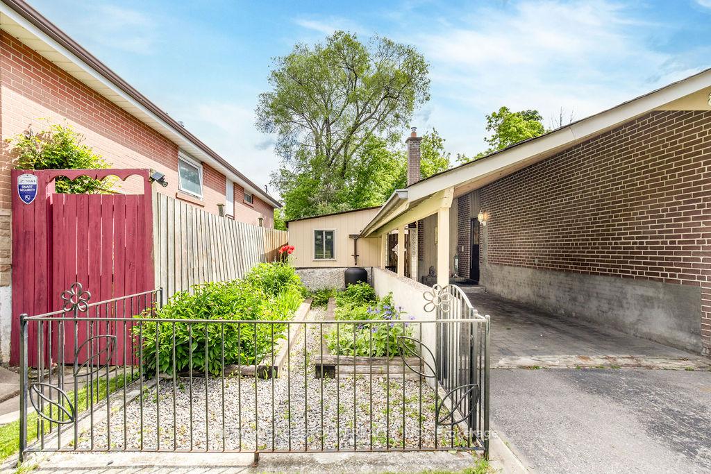 Photo 34 of 865 Krosno Boulevard, Pickering, Bay Ridges — HOMEH